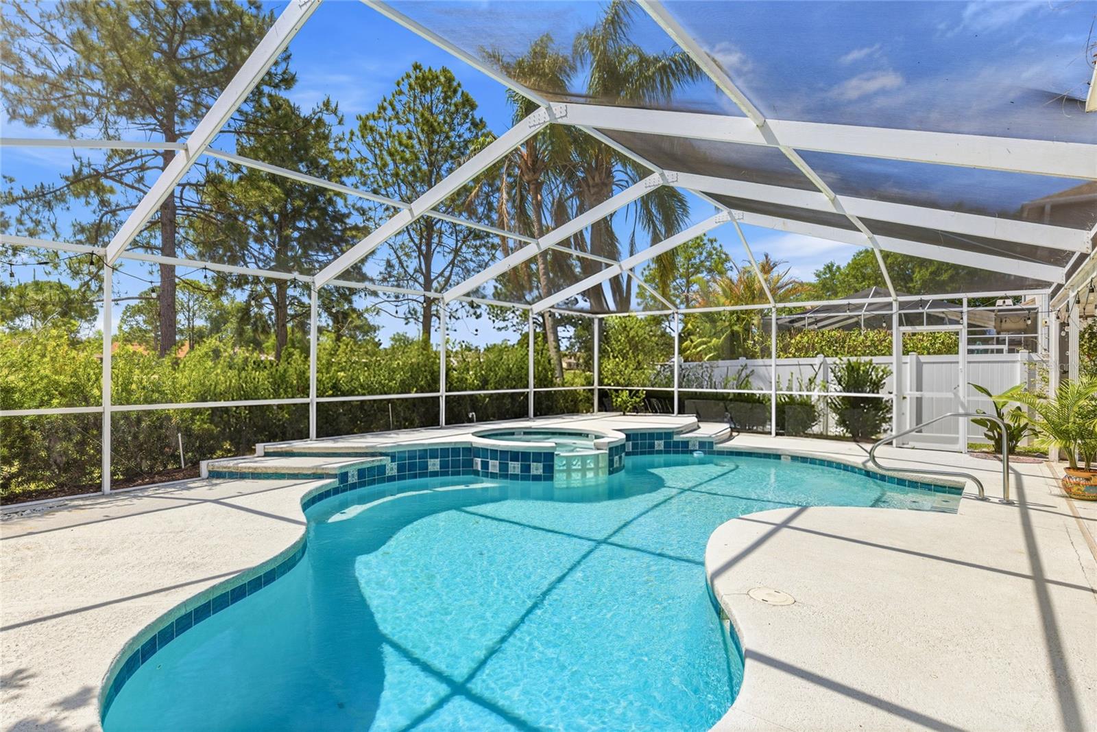 Listing photo id 0 for 10810 Sailbrooke Drive