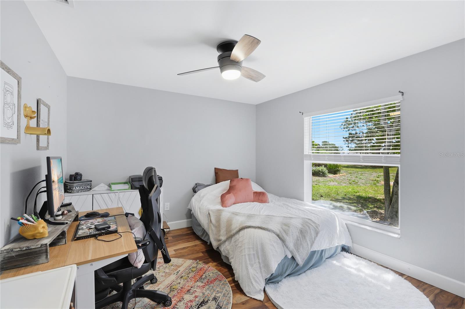 Listing photo id 22 for 10810 Sailbrooke Drive