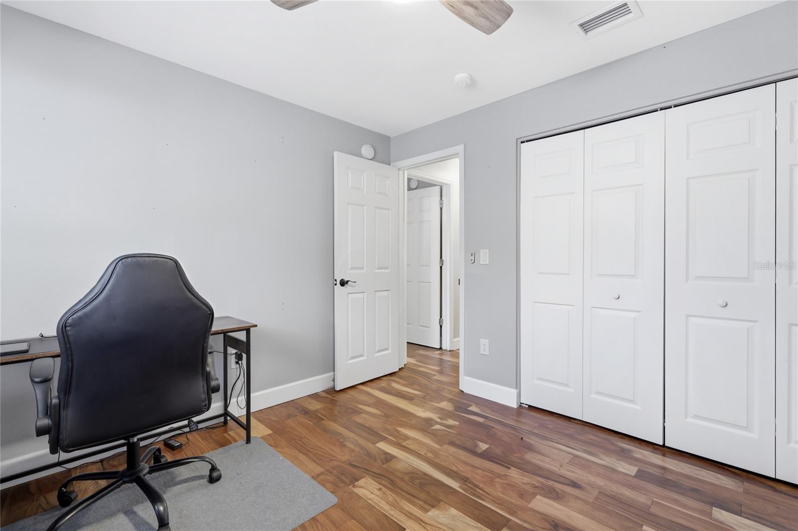 Listing photo id 26 for 10810 Sailbrooke Drive