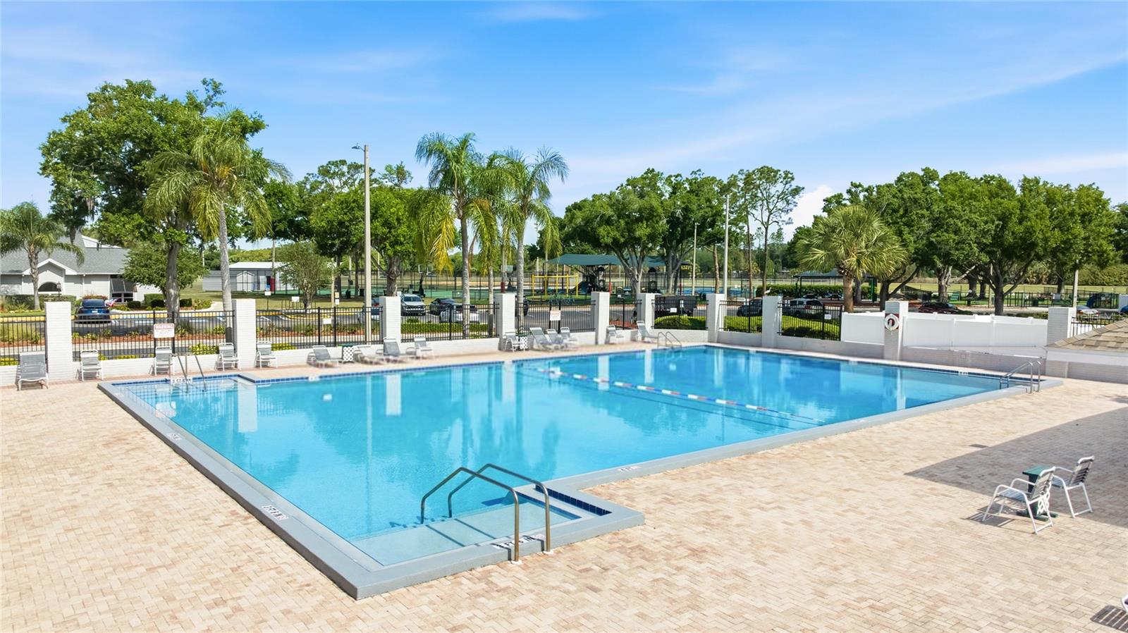 Listing photo id 41 for 10810 Sailbrooke Drive