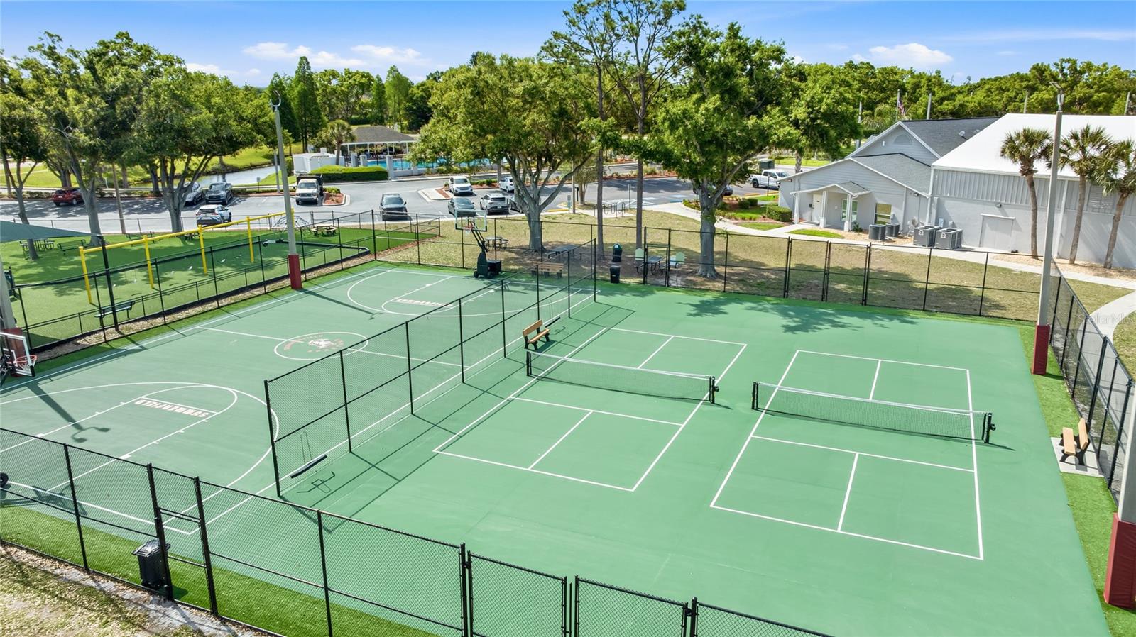 Listing photo id 51 for 10810 Sailbrooke Drive