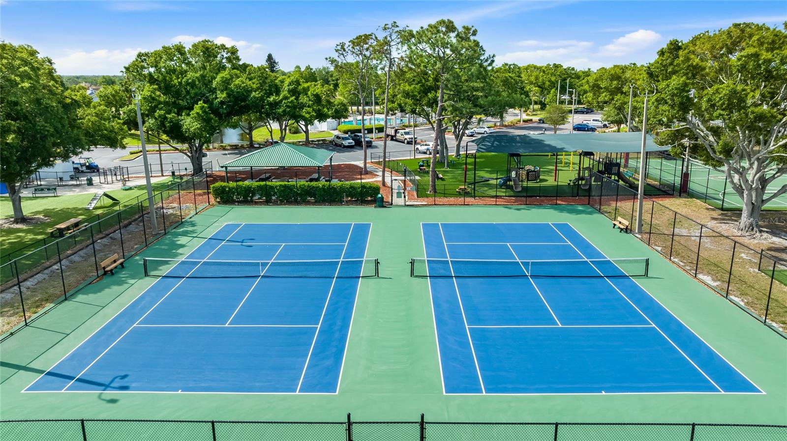 Listing photo id 52 for 10810 Sailbrooke Drive