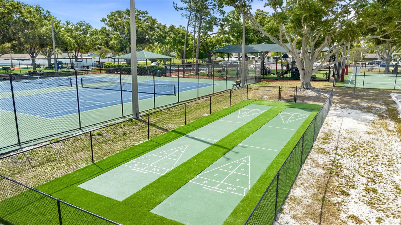 Listing photo id 53 for 10810 Sailbrooke Drive