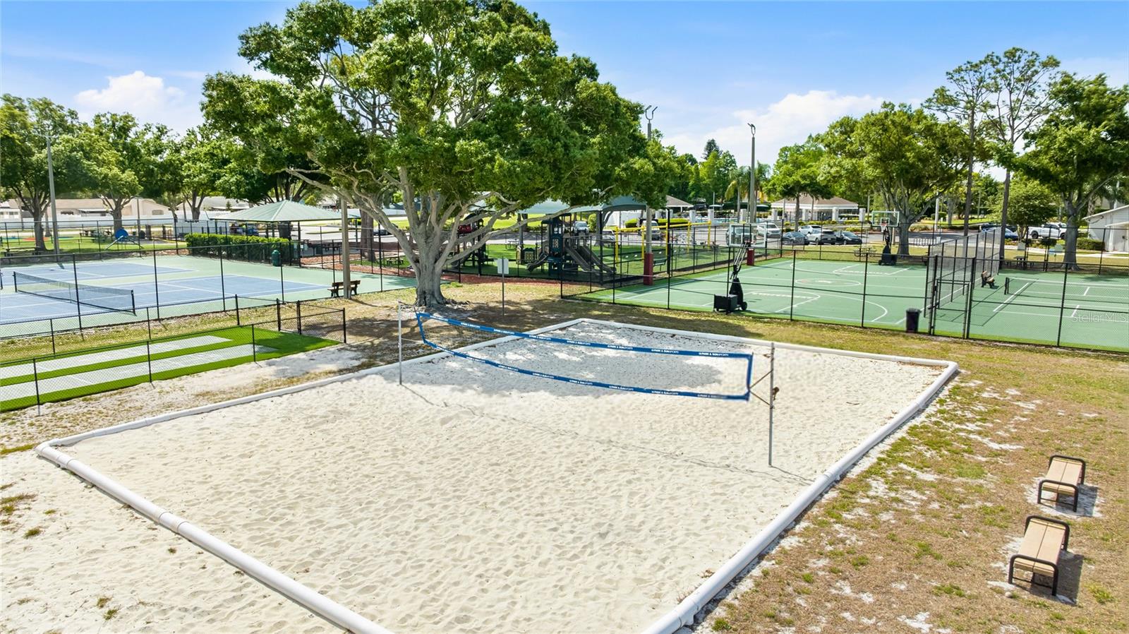 Listing photo id 55 for 10810 Sailbrooke Drive