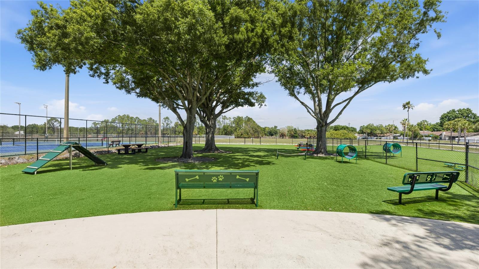 Listing photo id 58 for 10810 Sailbrooke Drive