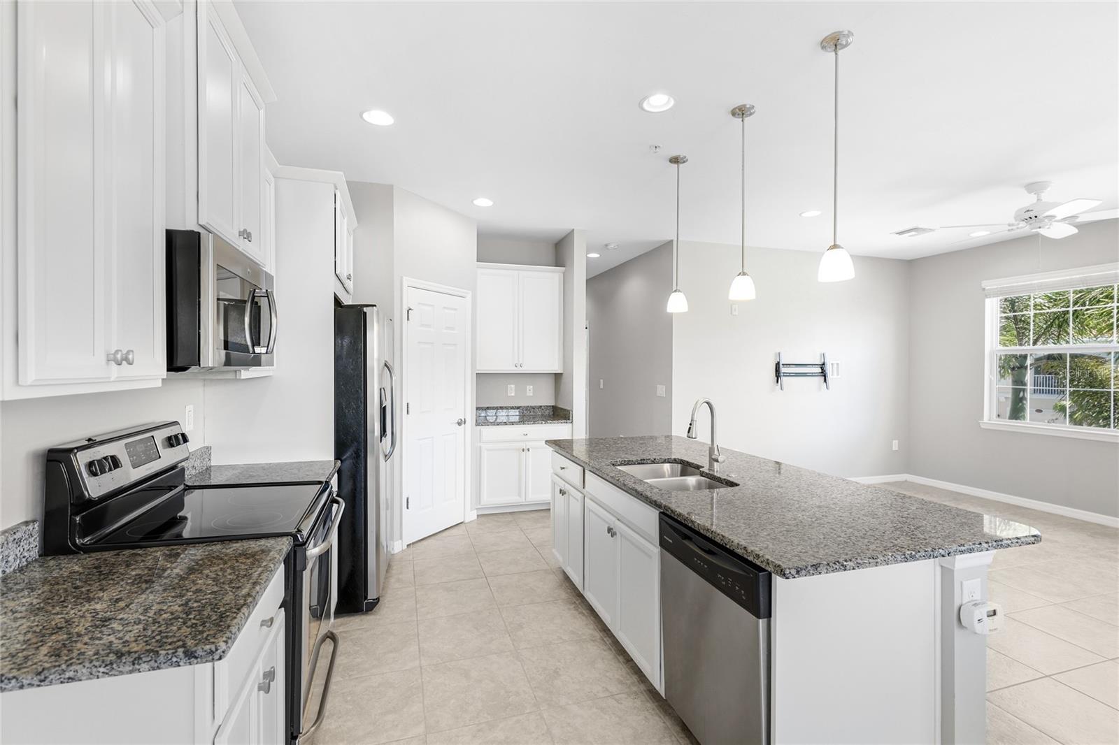 Image 15 of 35 For 4271 Expedition Way 103