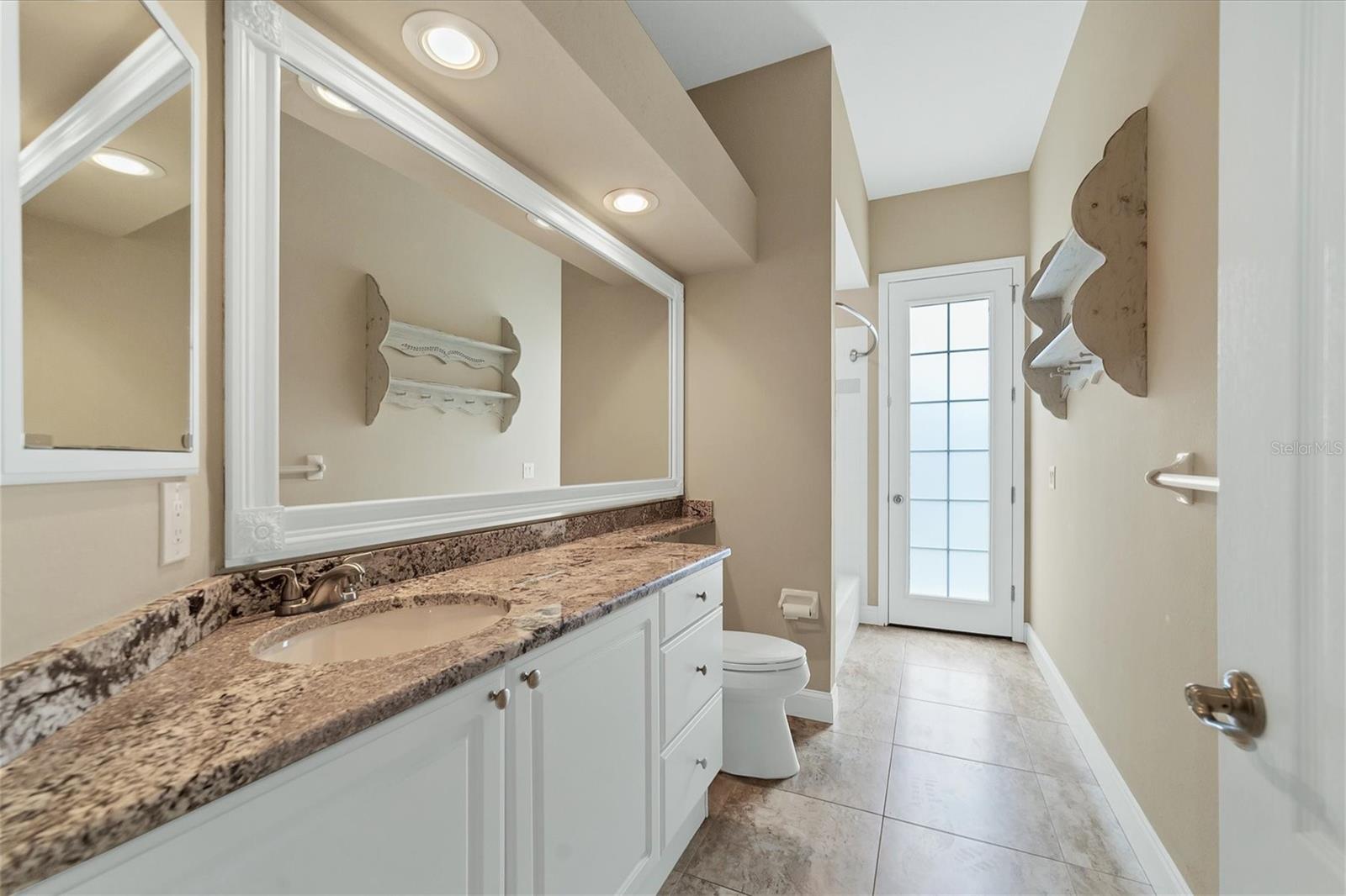 Image 24 of 48 For 11709 Clubhouse Drive