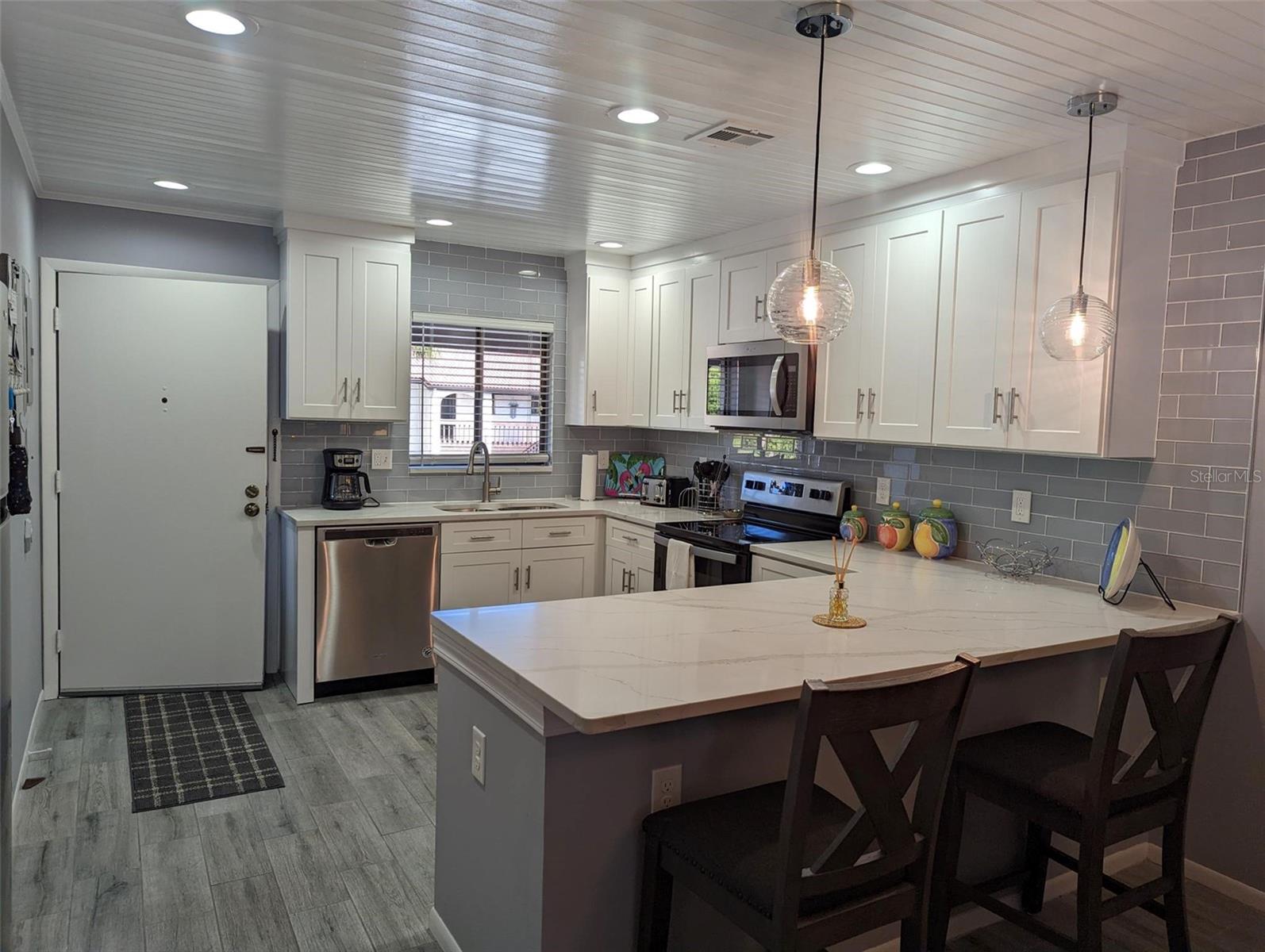 Image 2 of 10 For 1634 Stickney Point Road 1634-2