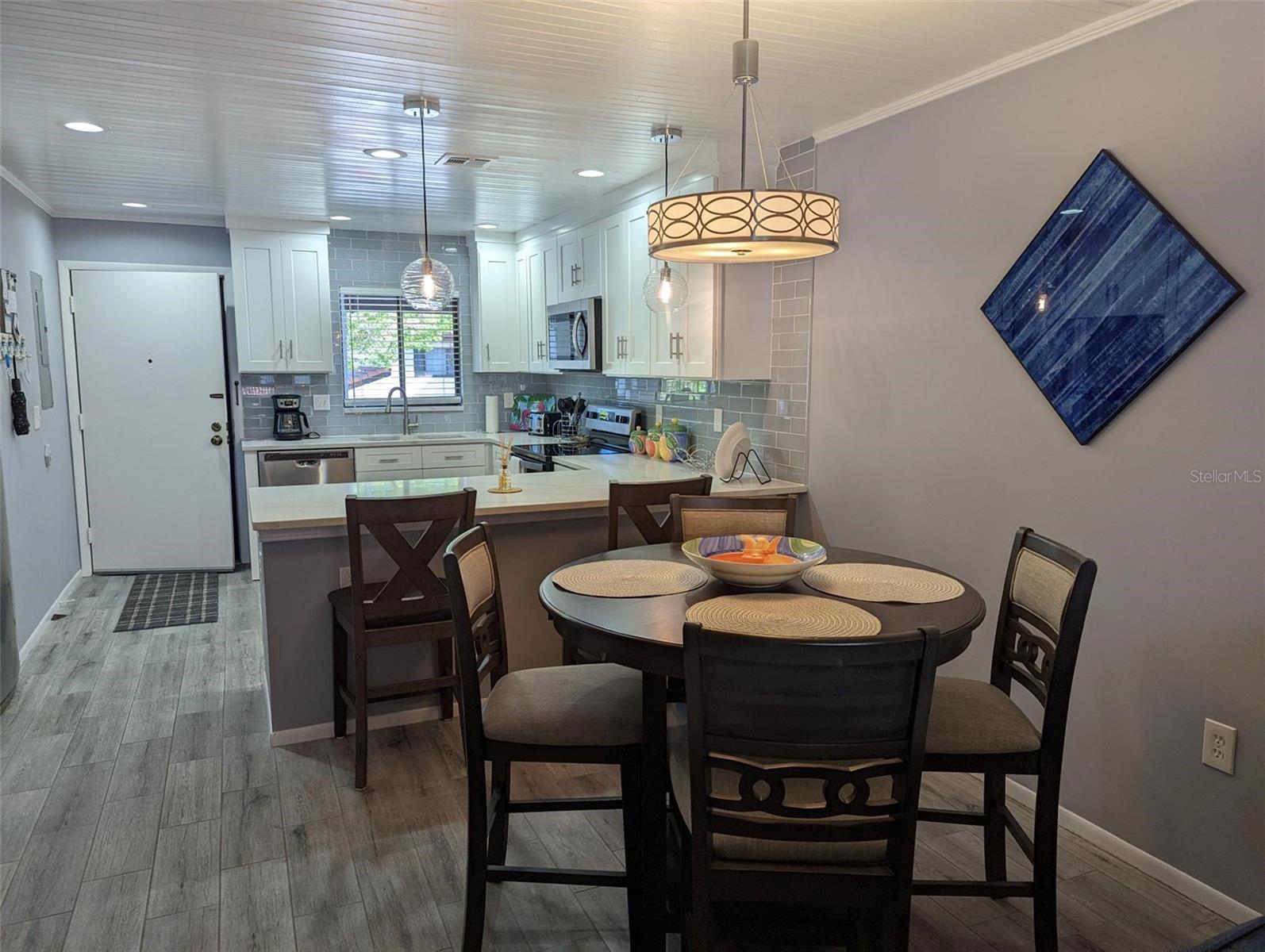 Image 3 of 10 For 1634 Stickney Point Road 1634-2