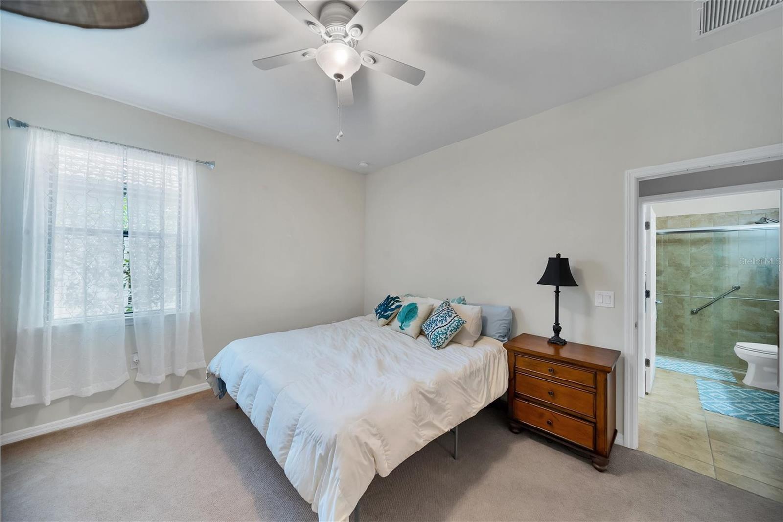 Image 14 of 74 For 19851 Quisto Street