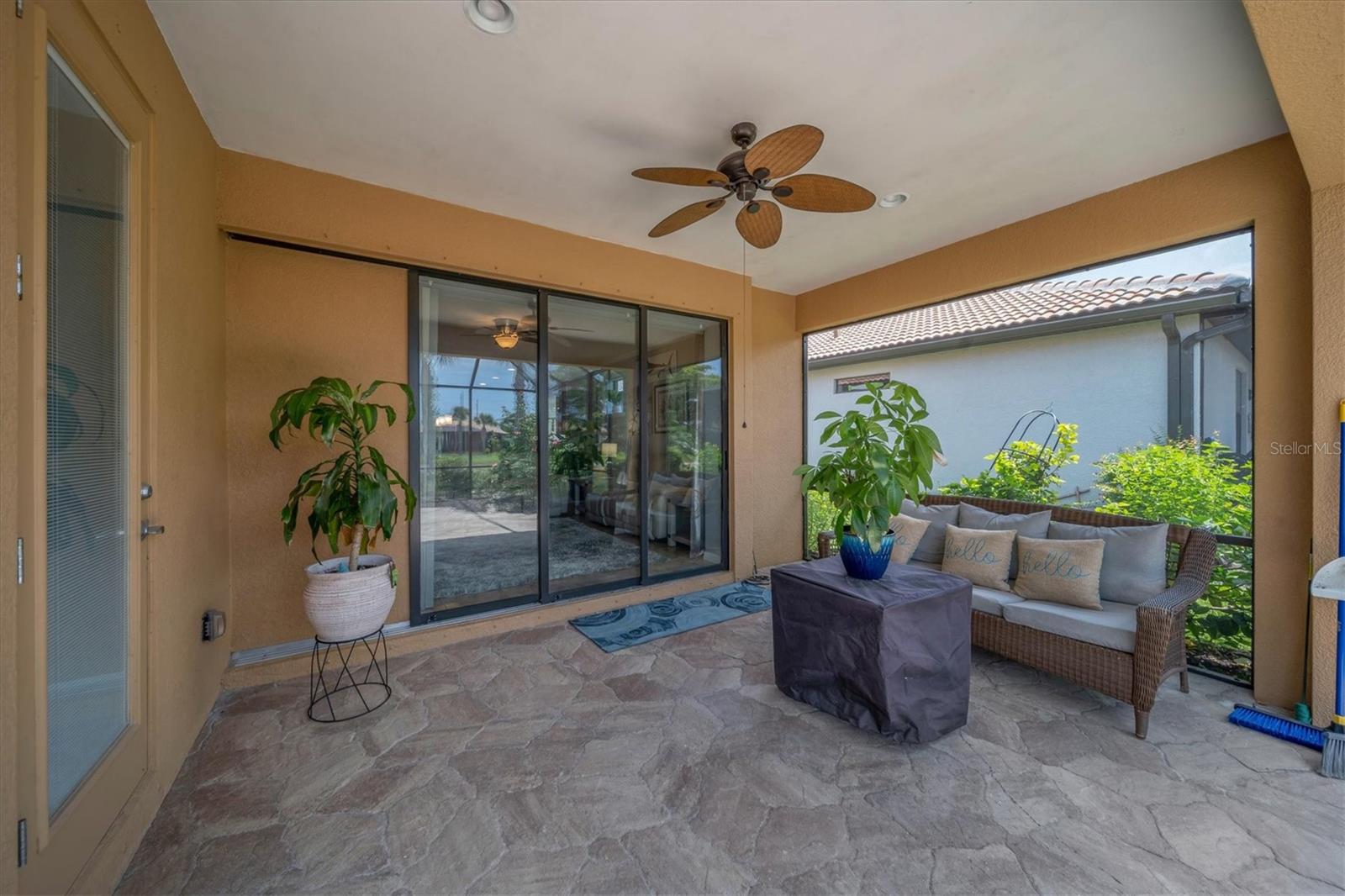 Image 21 of 74 For 19851 Quisto Street