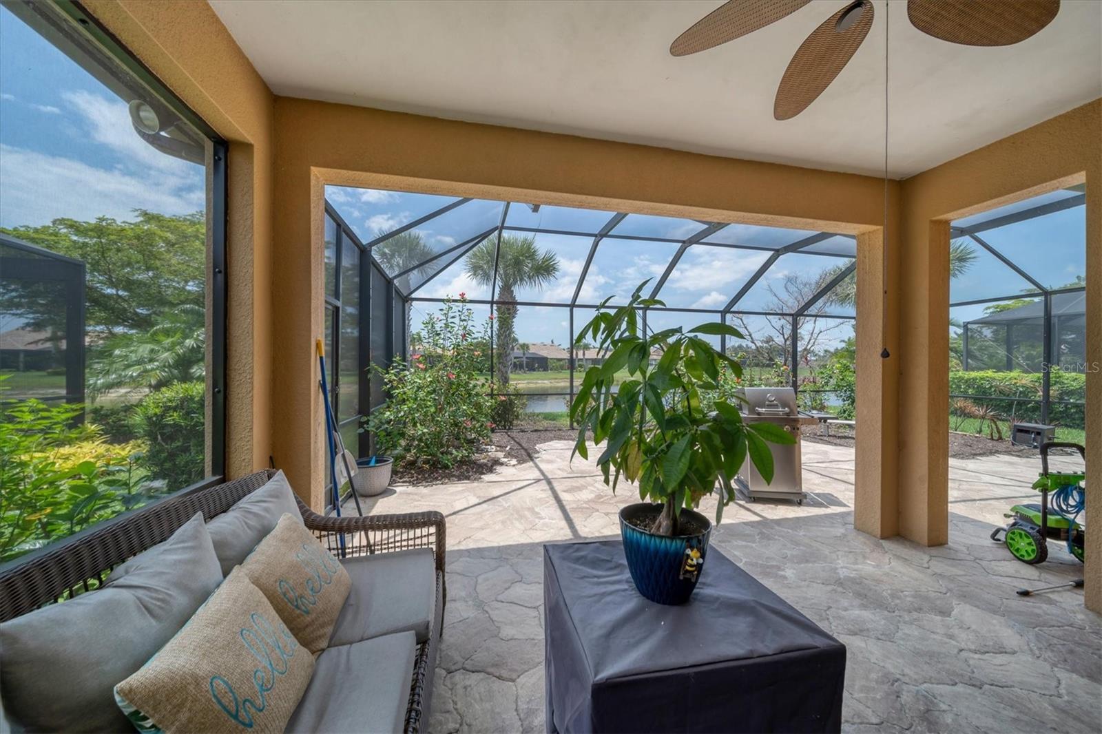 Image 22 of 74 For 19851 Quisto Street