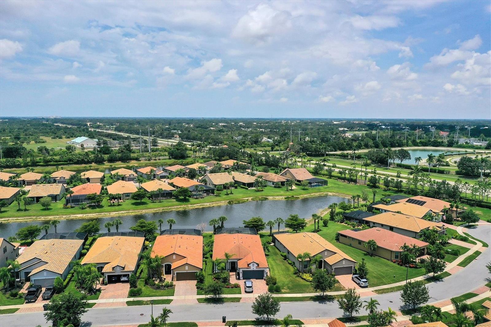 Image 26 of 74 For 19851 Quisto Street