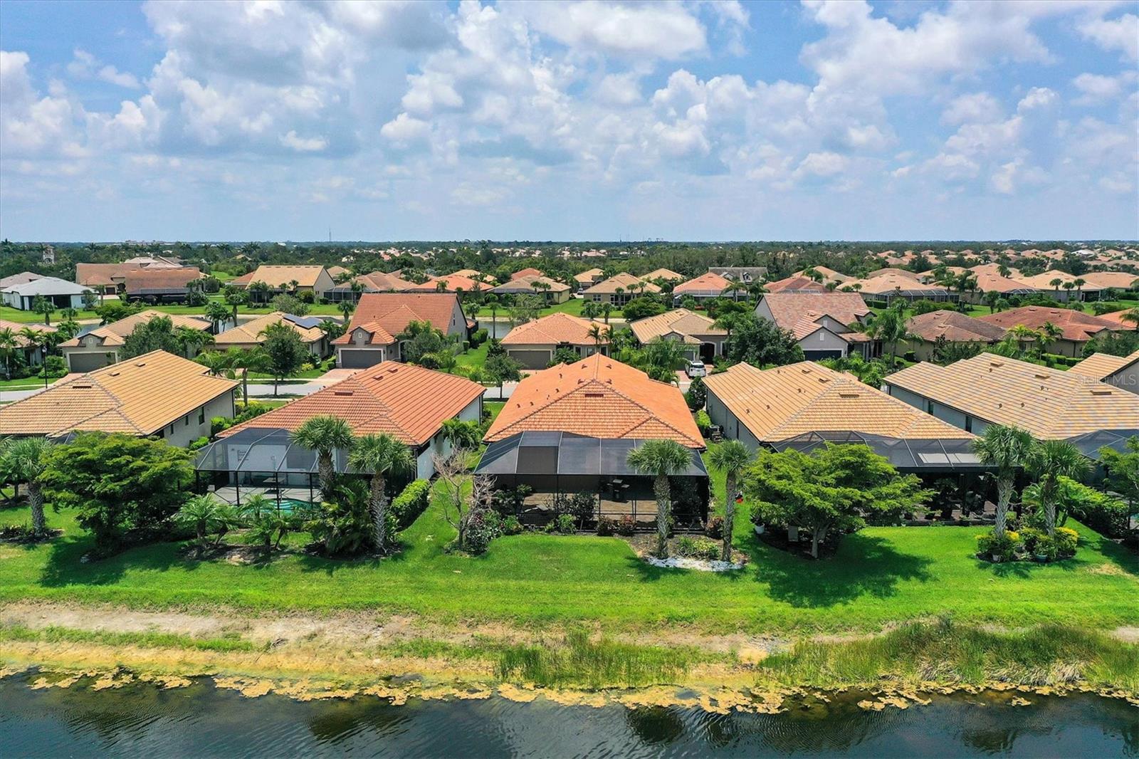 Image 31 of 74 For 19851 Quisto Street