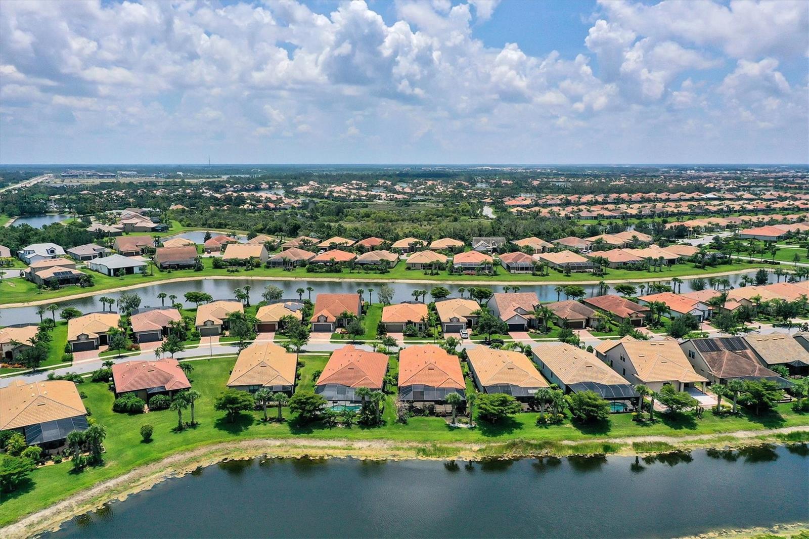 Image 32 of 74 For 19851 Quisto Street