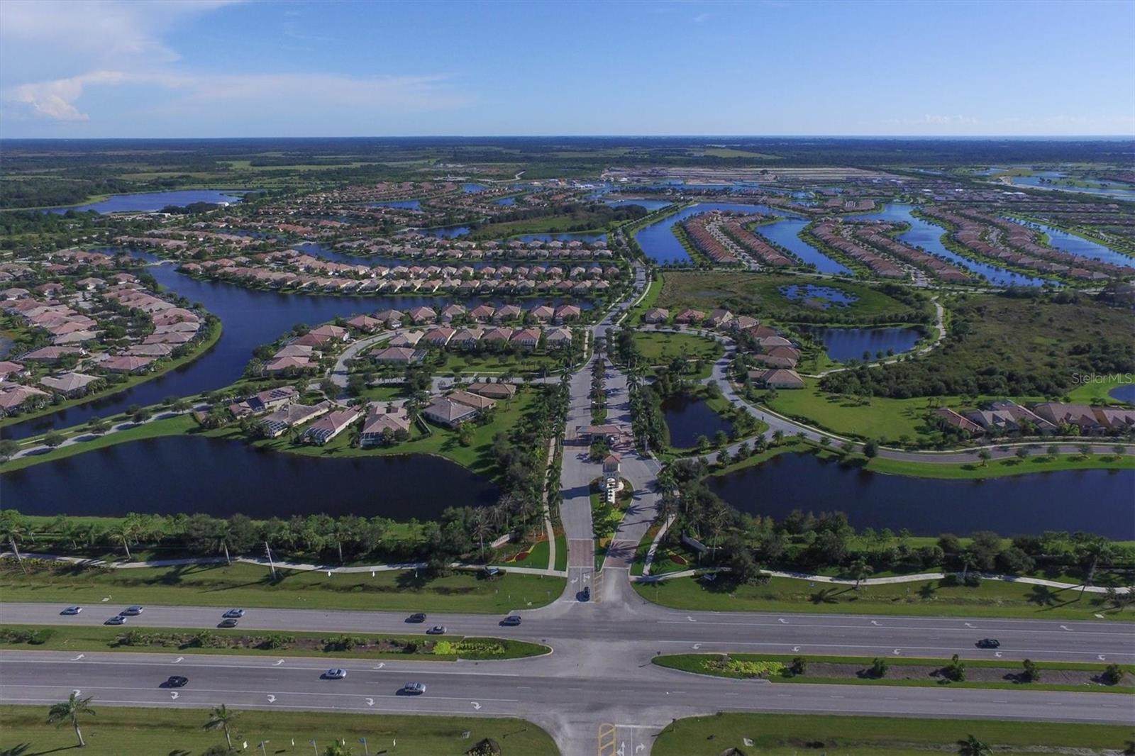 Image 33 of 74 For 19851 Quisto Street