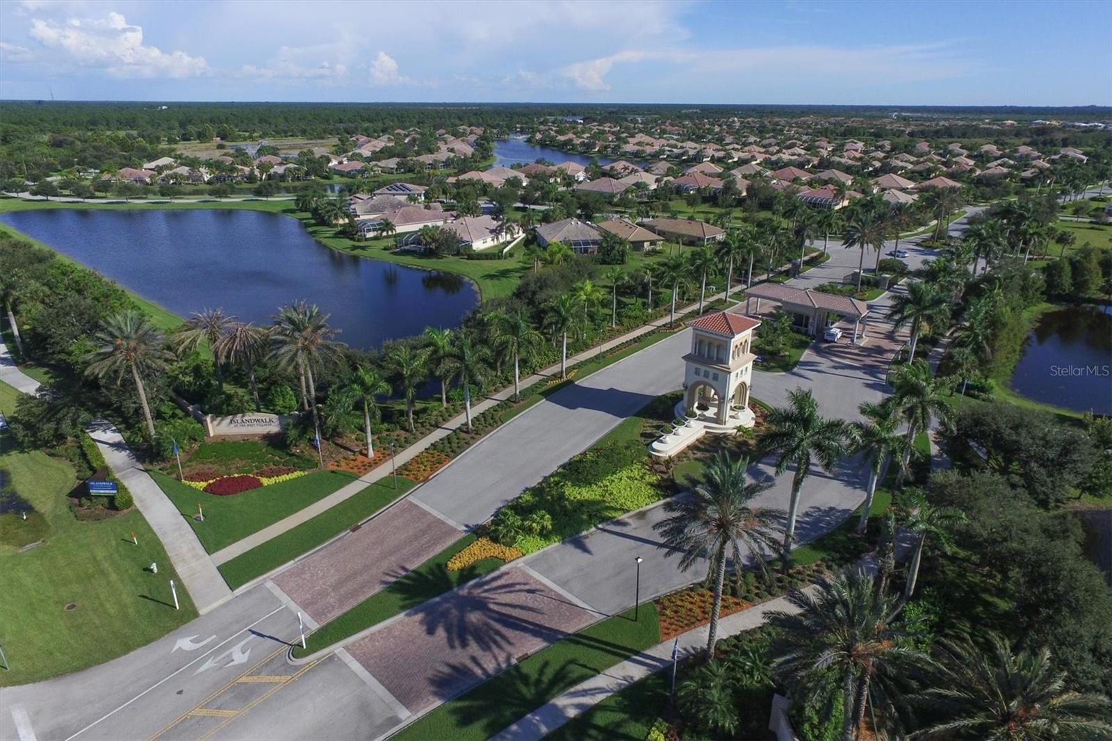 Image 34 of 74 For 19851 Quisto Street