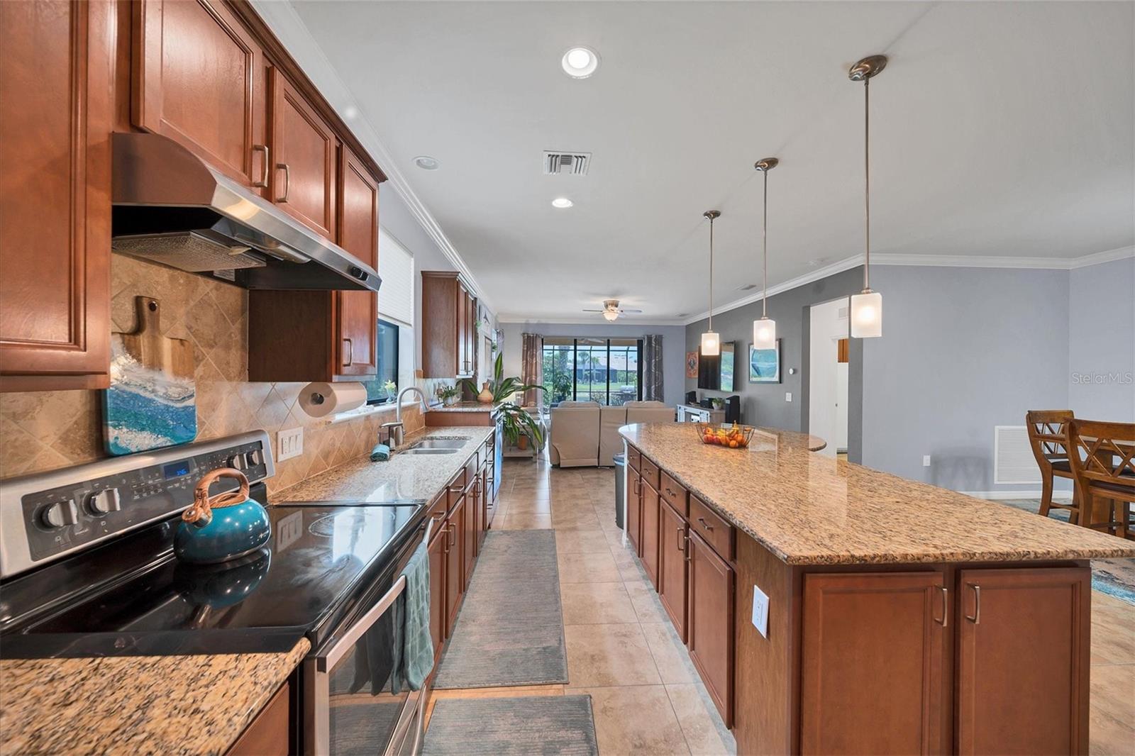 Image 6 of 74 For 19851 Quisto Street