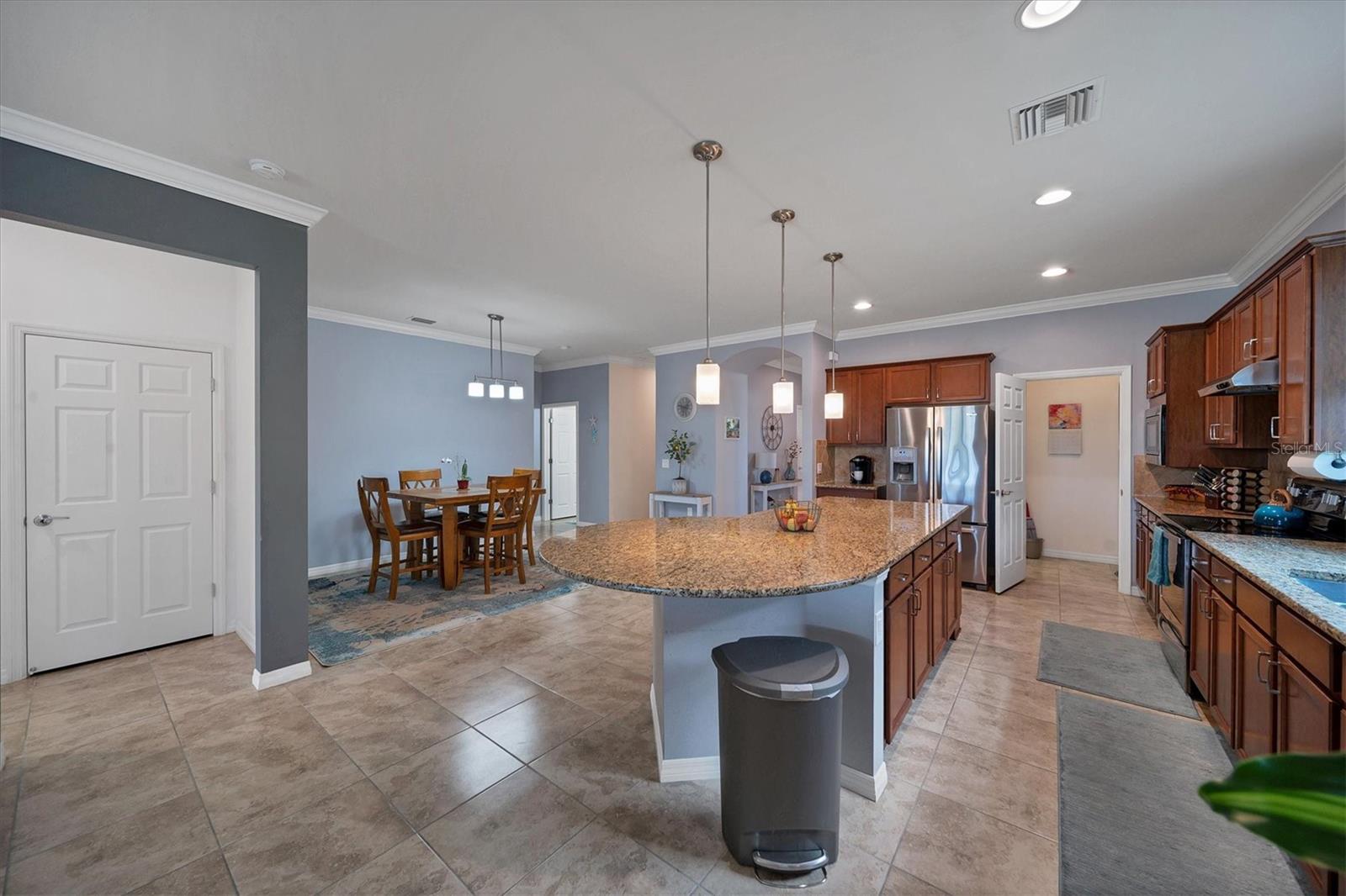 Image 7 of 74 For 19851 Quisto Street