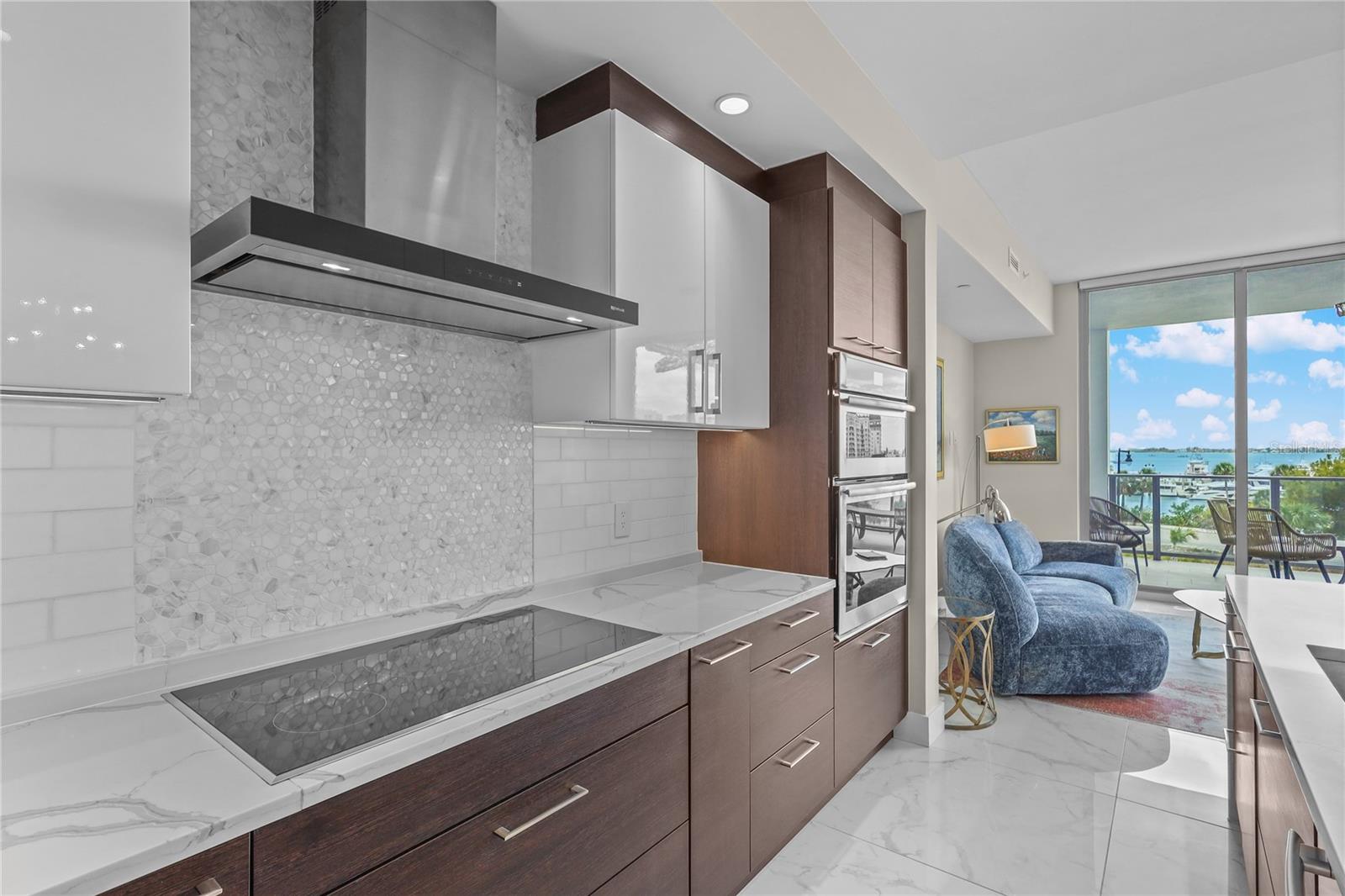 Image 15 of 48 For 1155 Gulfstream Avenue 306