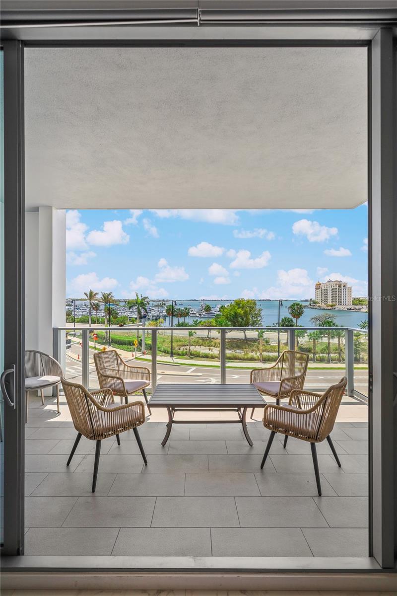 Image 19 of 48 For 1155 Gulfstream Avenue 306