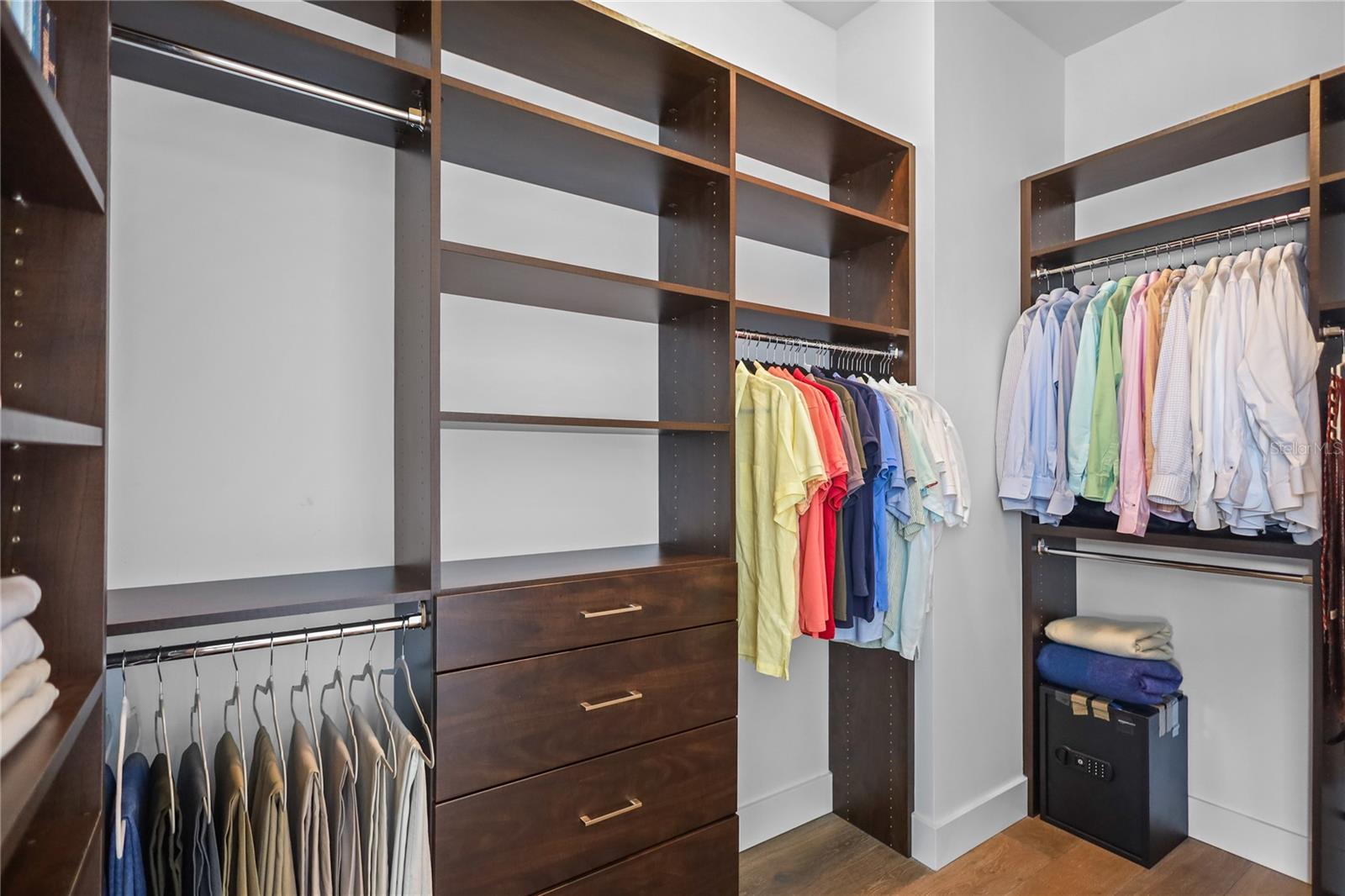 Image 25 of 48 For 1155 Gulfstream Avenue 306