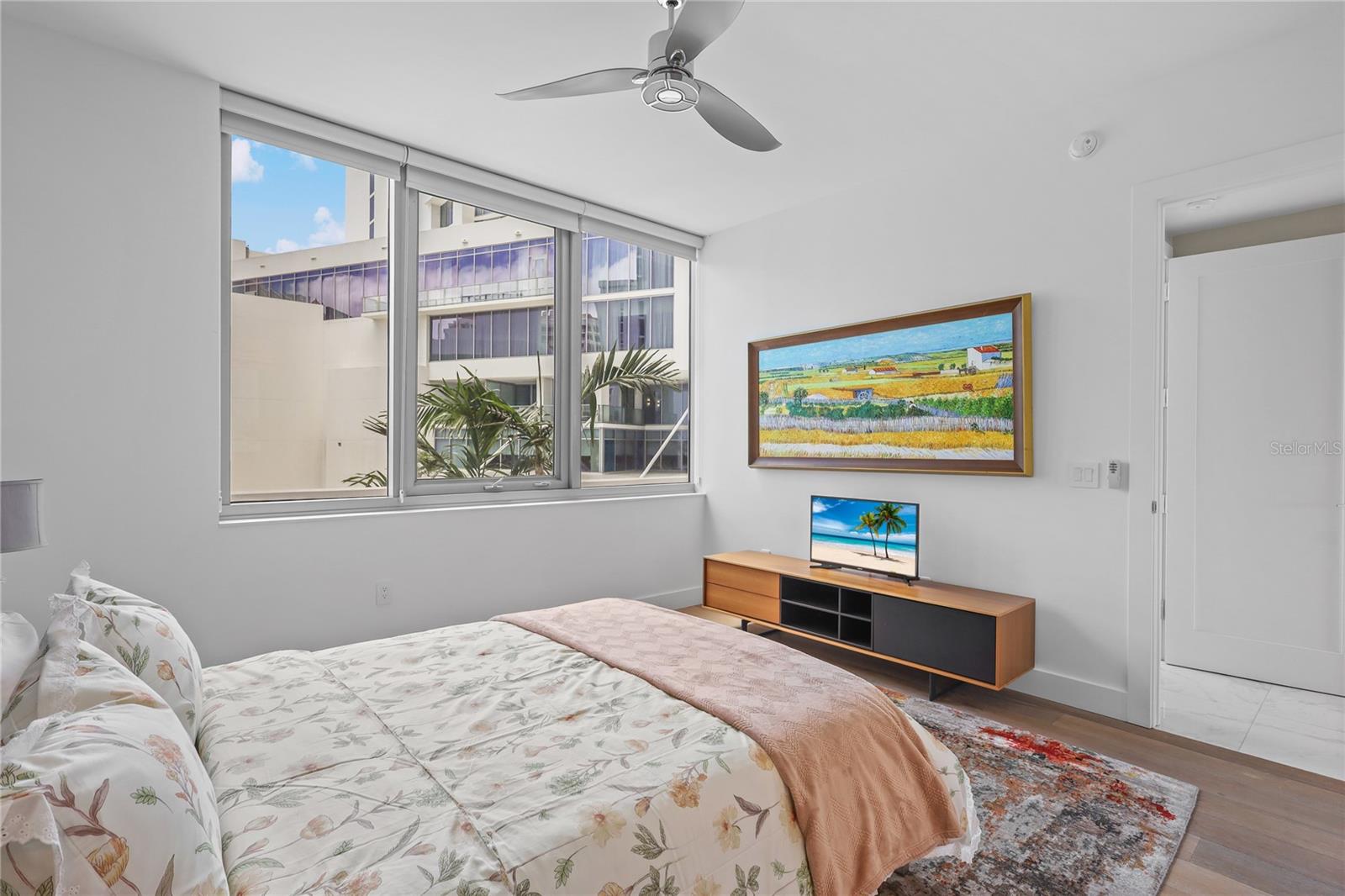 Image 28 of 48 For 1155 Gulfstream Avenue 306