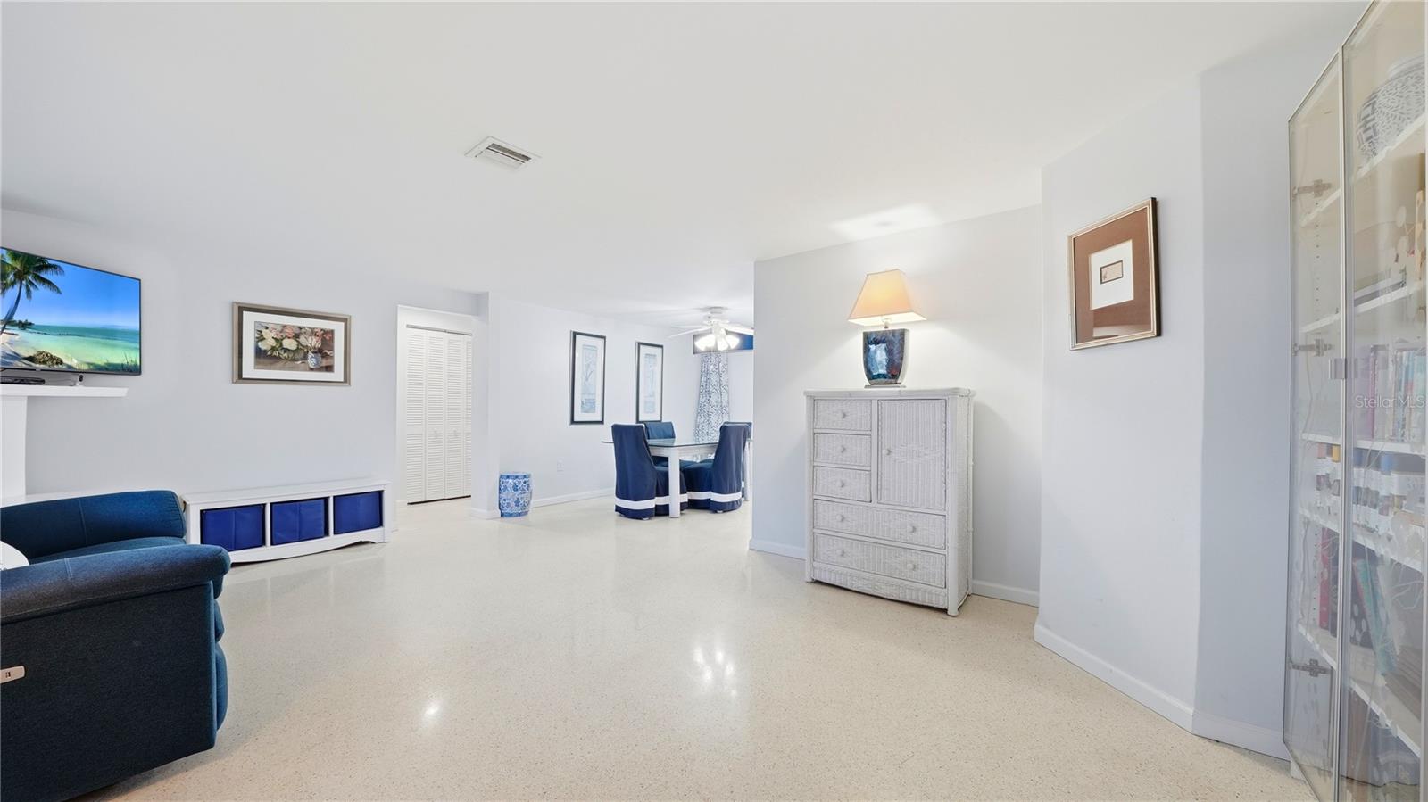 Image 2 of 31 For 520 Glen Oak Road