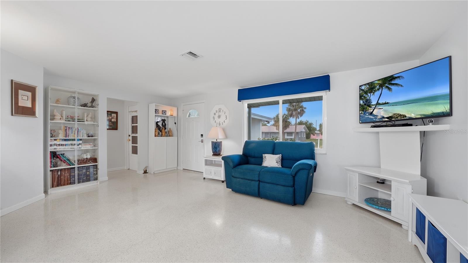 Image 4 of 31 For 520 Glen Oak Road