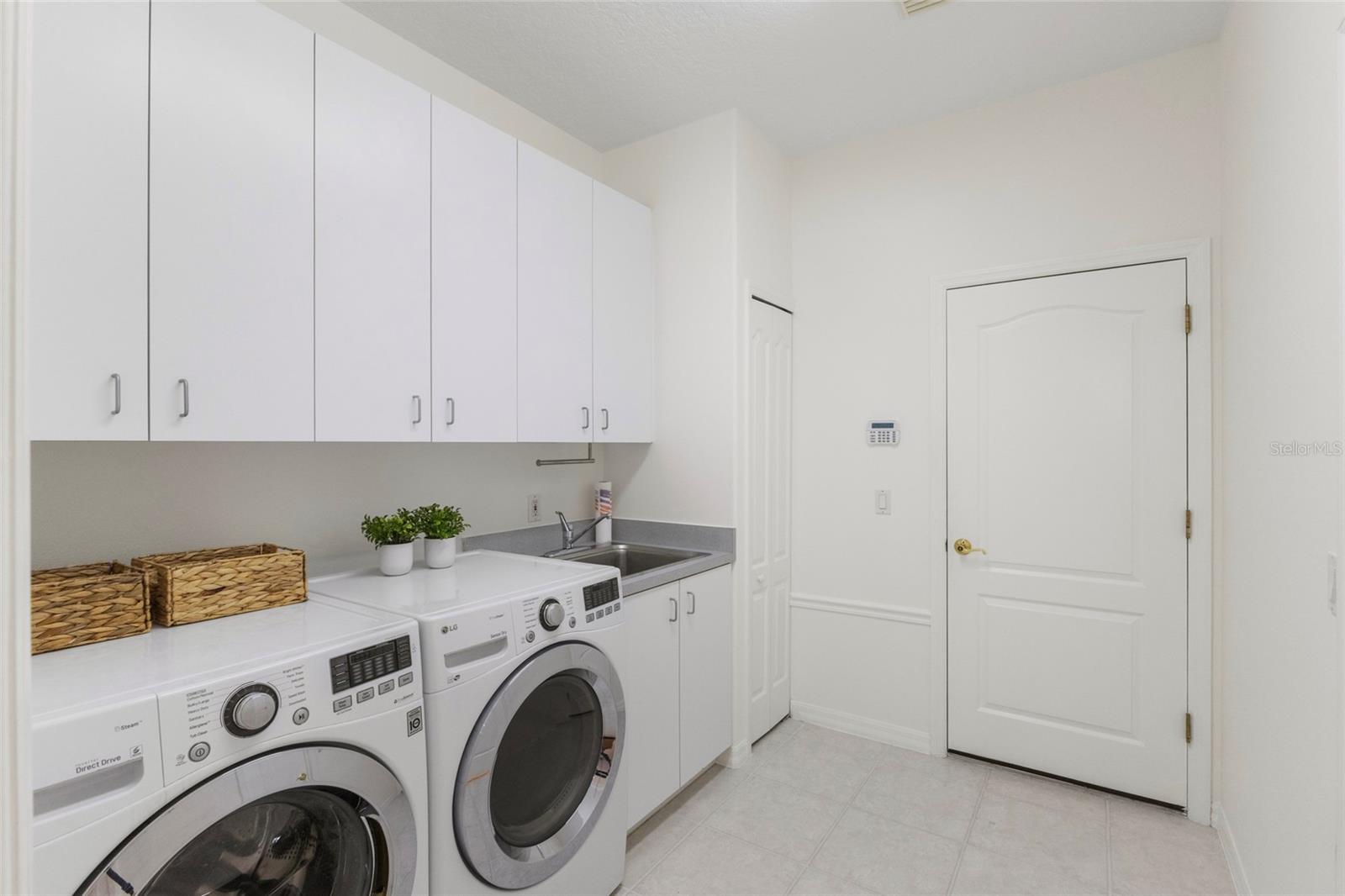 Image 52 of 84 For 7062 Twin Hills Terrace