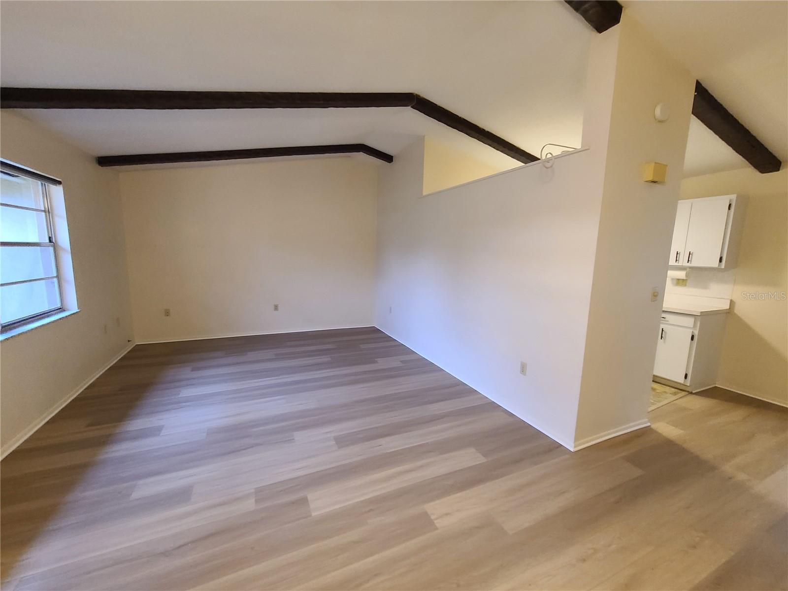 Image 11 of 21 For 575 Constance Road