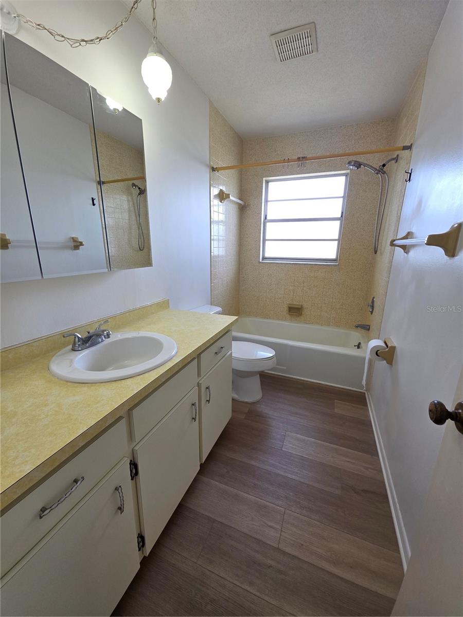 Image 16 of 21 For 575 Constance Road