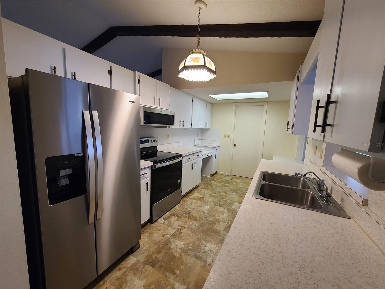 Image 4 of 21 For 575 Constance Road