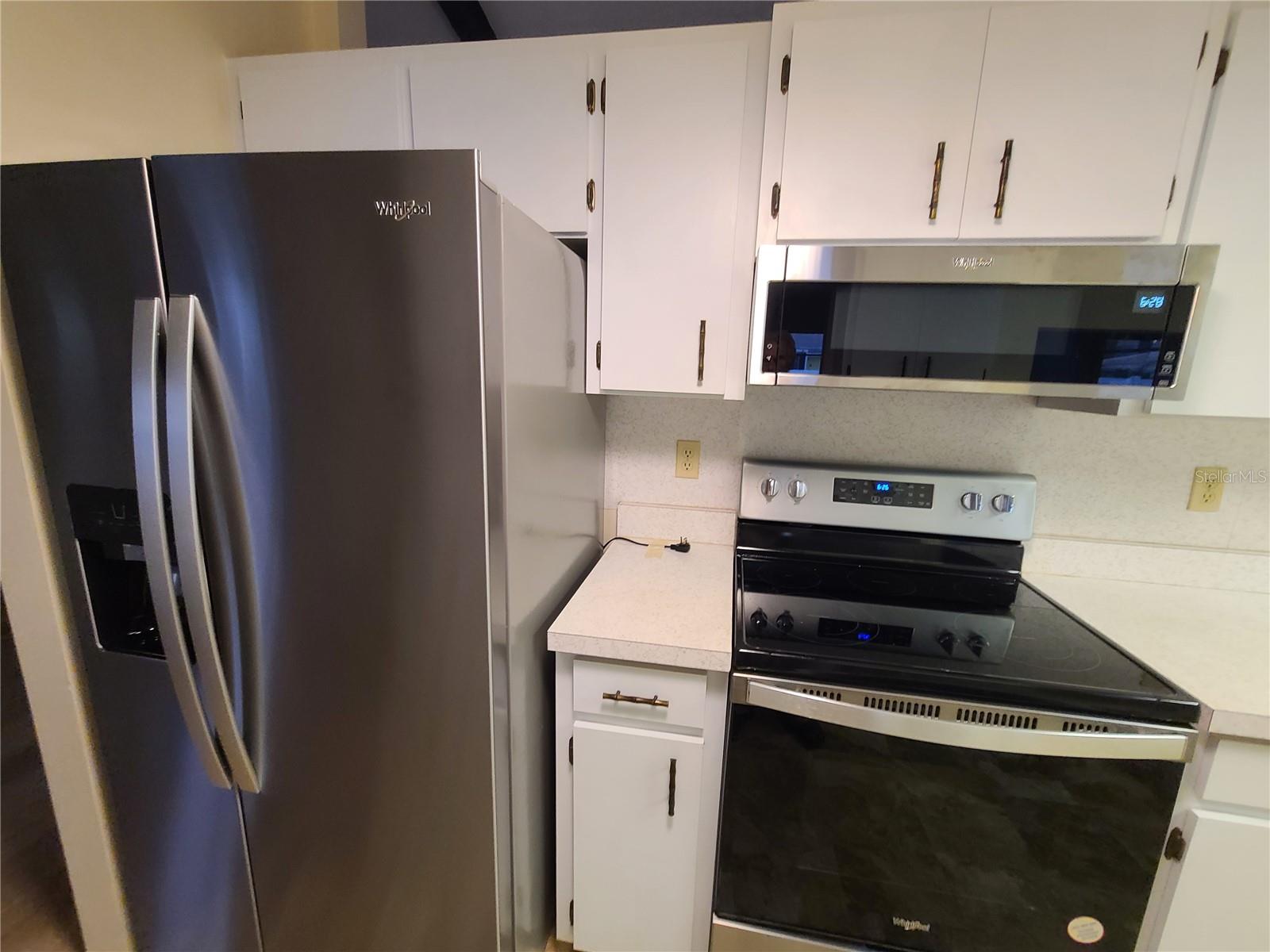 Image 7 of 21 For 575 Constance Road