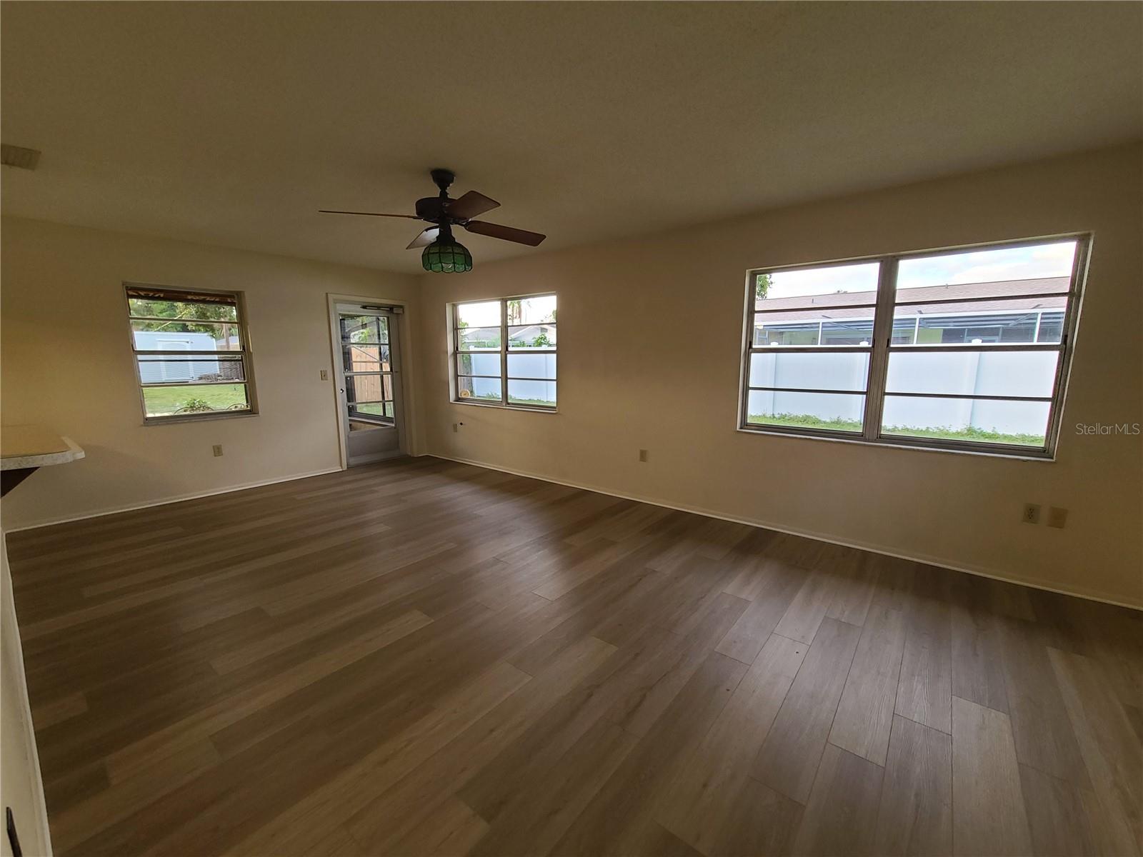 Image 9 of 21 For 575 Constance Road