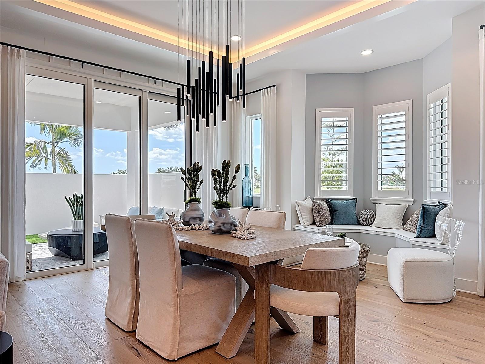 Listing photo id 9 for 6105 White Mangrove Lane