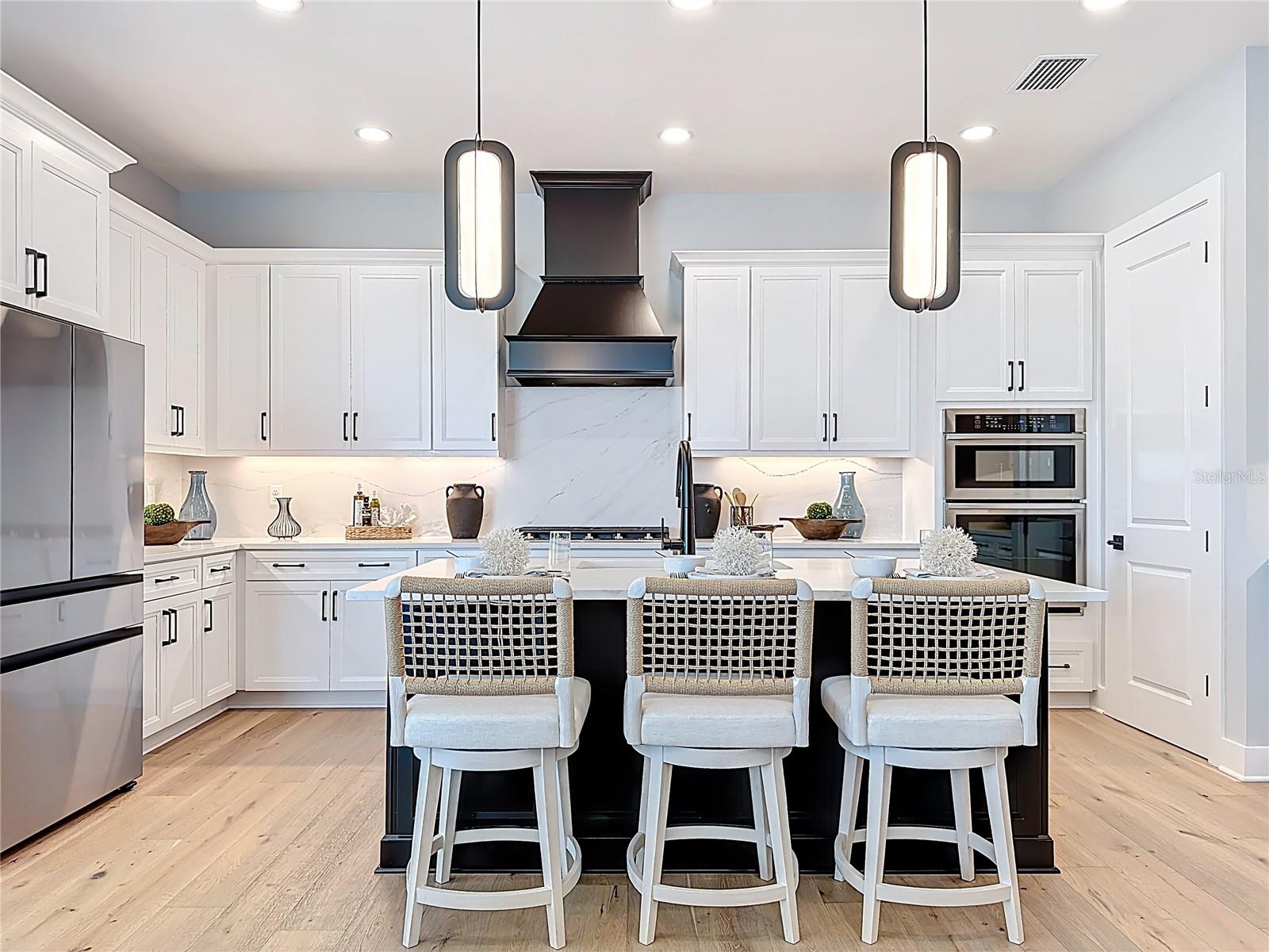 Listing photo id 15 for 6105 White Mangrove Lane