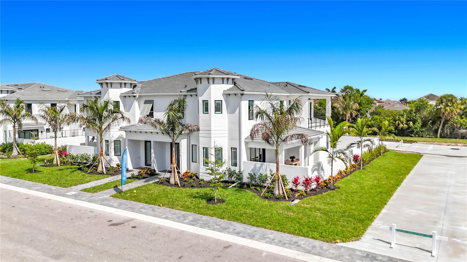 Listing photo id 0 for 6105 White Mangrove Lane