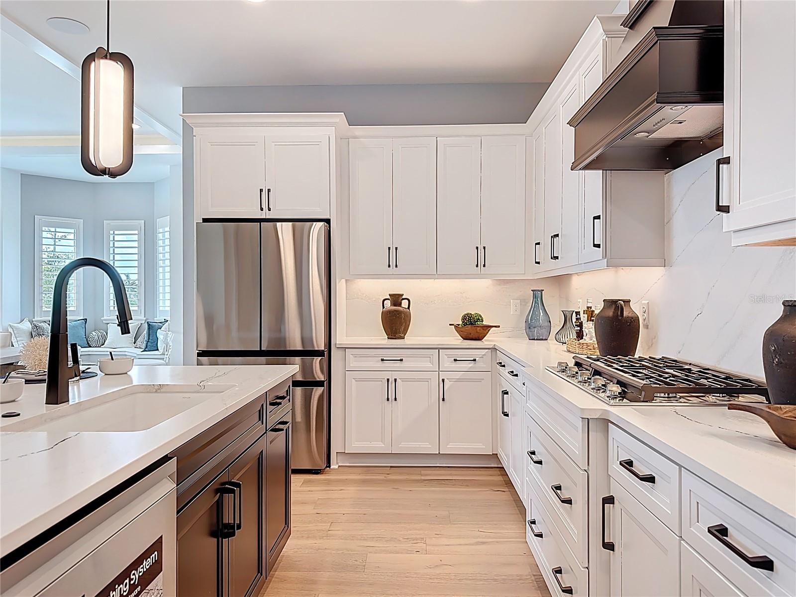 Listing photo id 20 for 6105 White Mangrove Lane