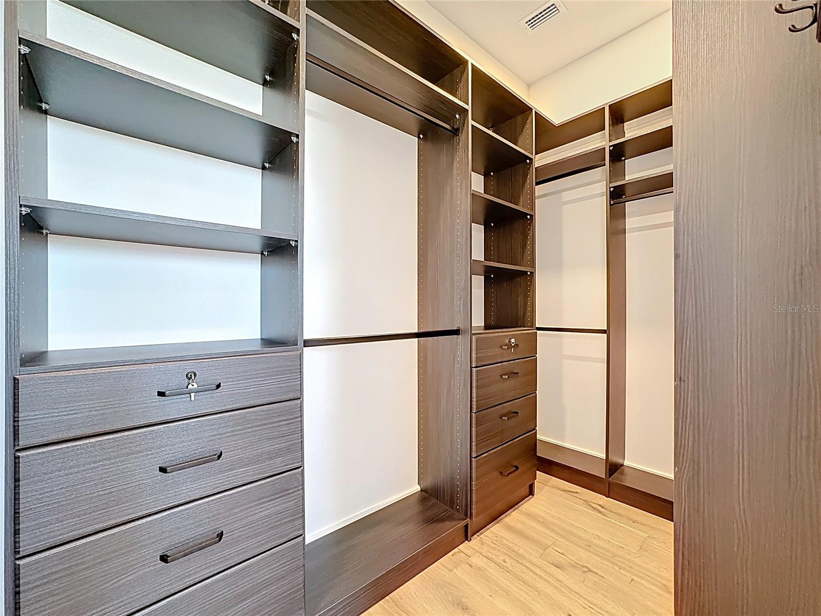 Listing photo id 30 for 6105 White Mangrove Lane