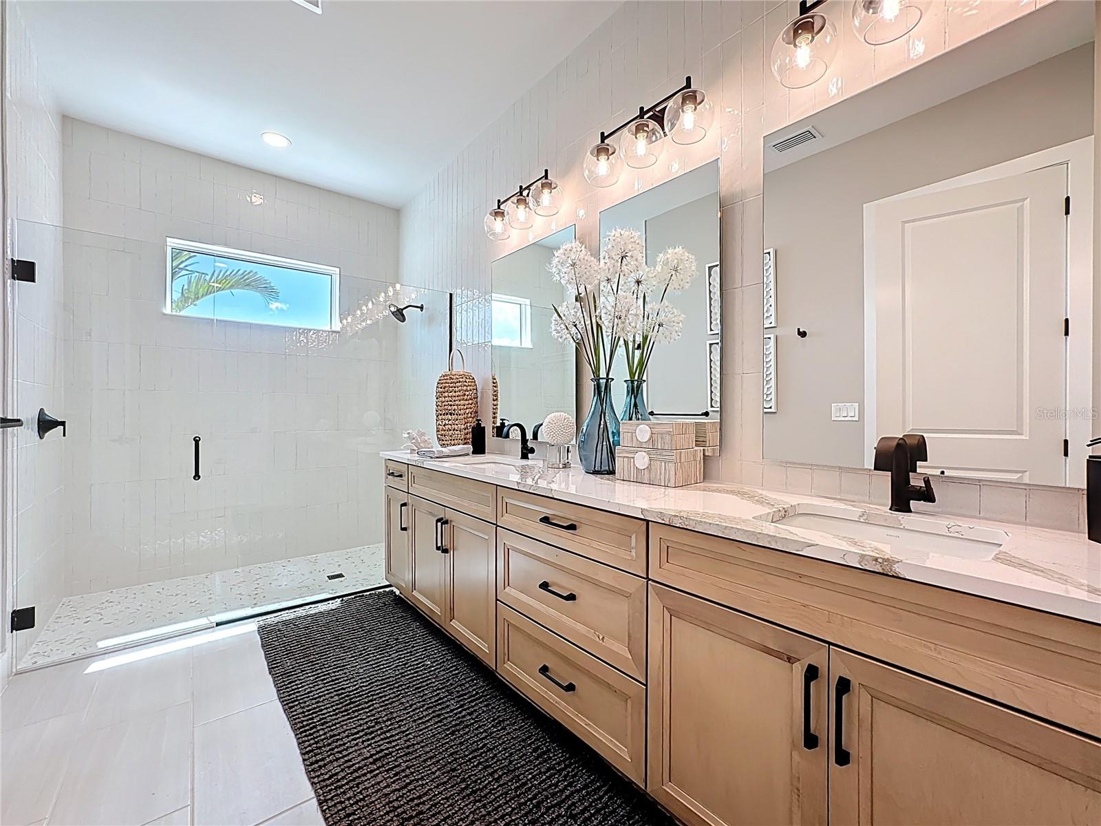 Listing photo id 31 for 6105 White Mangrove Lane