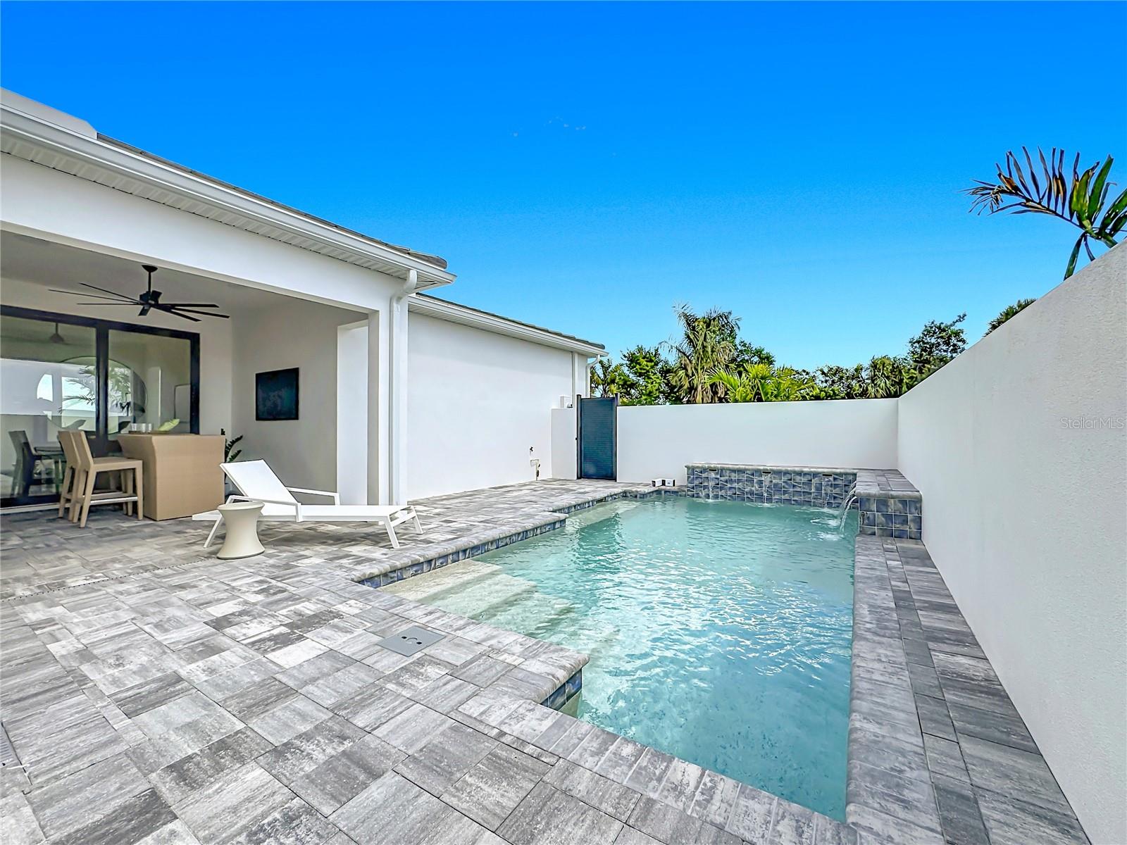 Listing photo id 67 for 6105 White Mangrove Lane