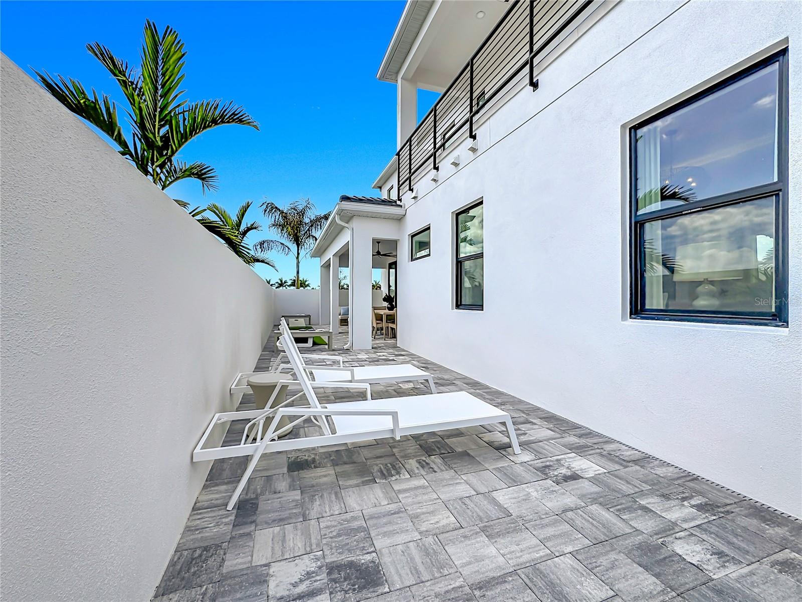 Listing photo id 71 for 6105 White Mangrove Lane