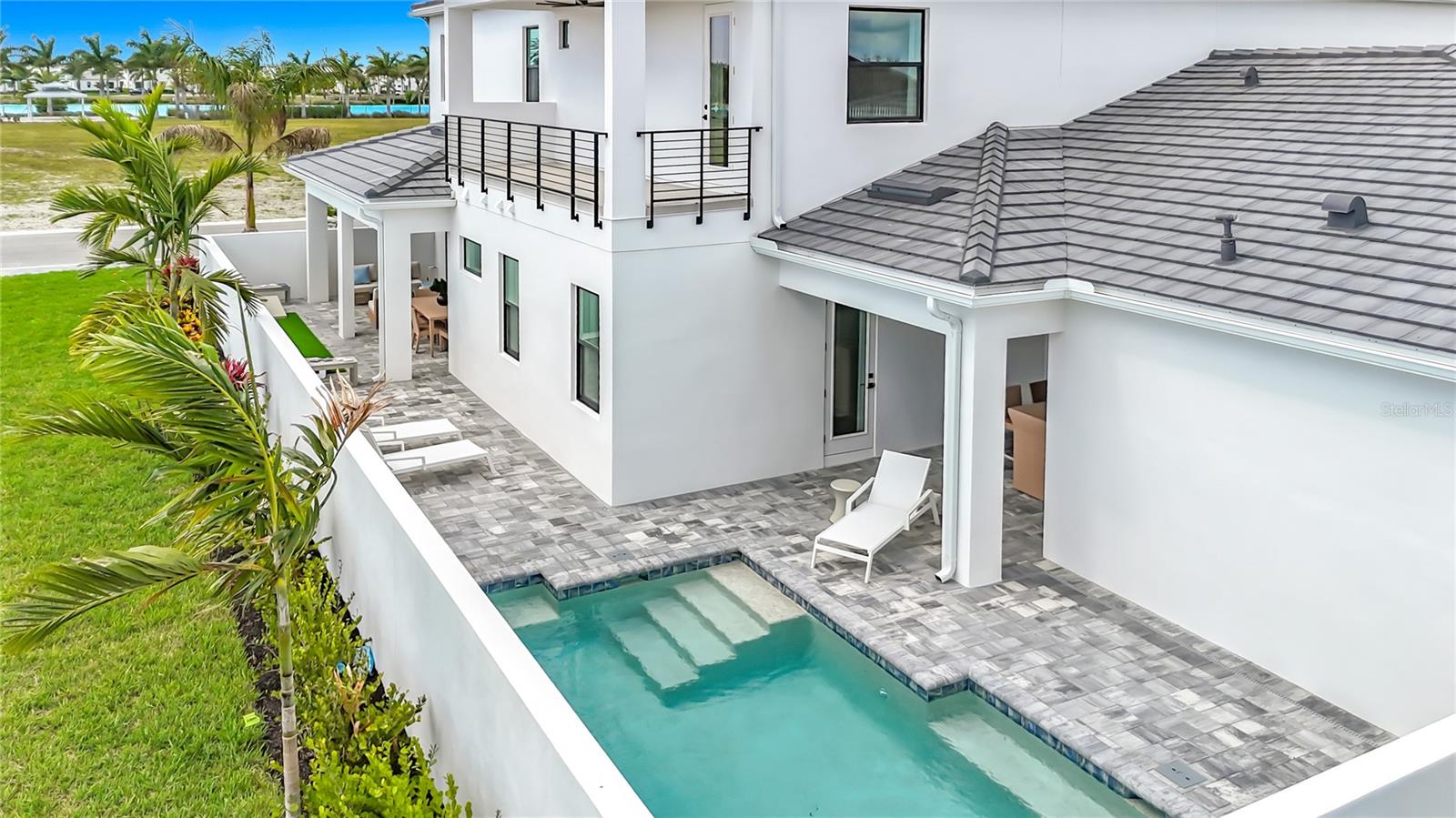 Listing photo id 74 for 6105 White Mangrove Lane