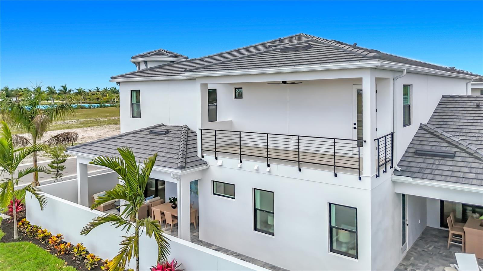 Listing photo id 76 for 6105 White Mangrove Lane