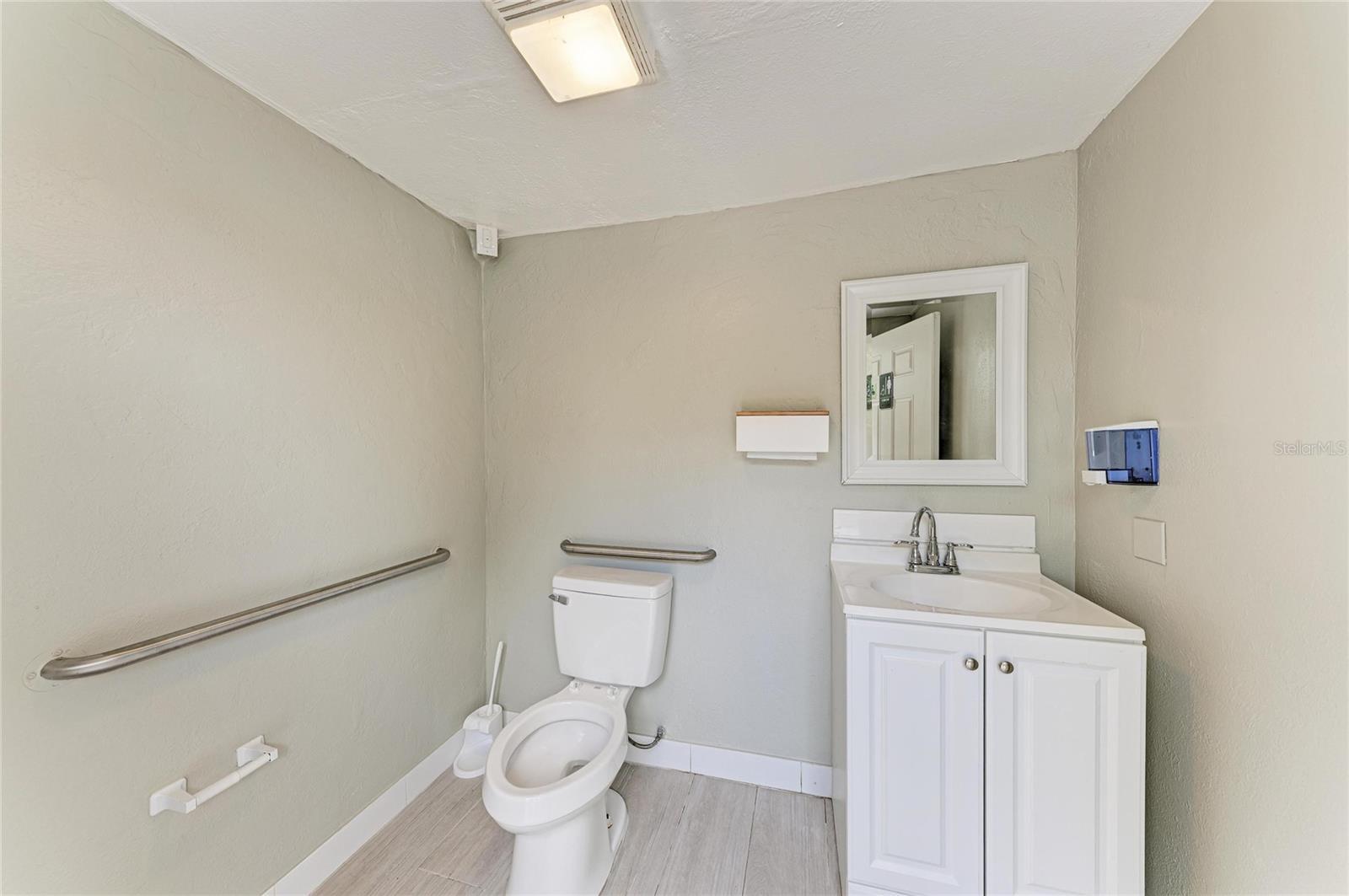 Image 19 of 23 For 2716 2nd Avenue E