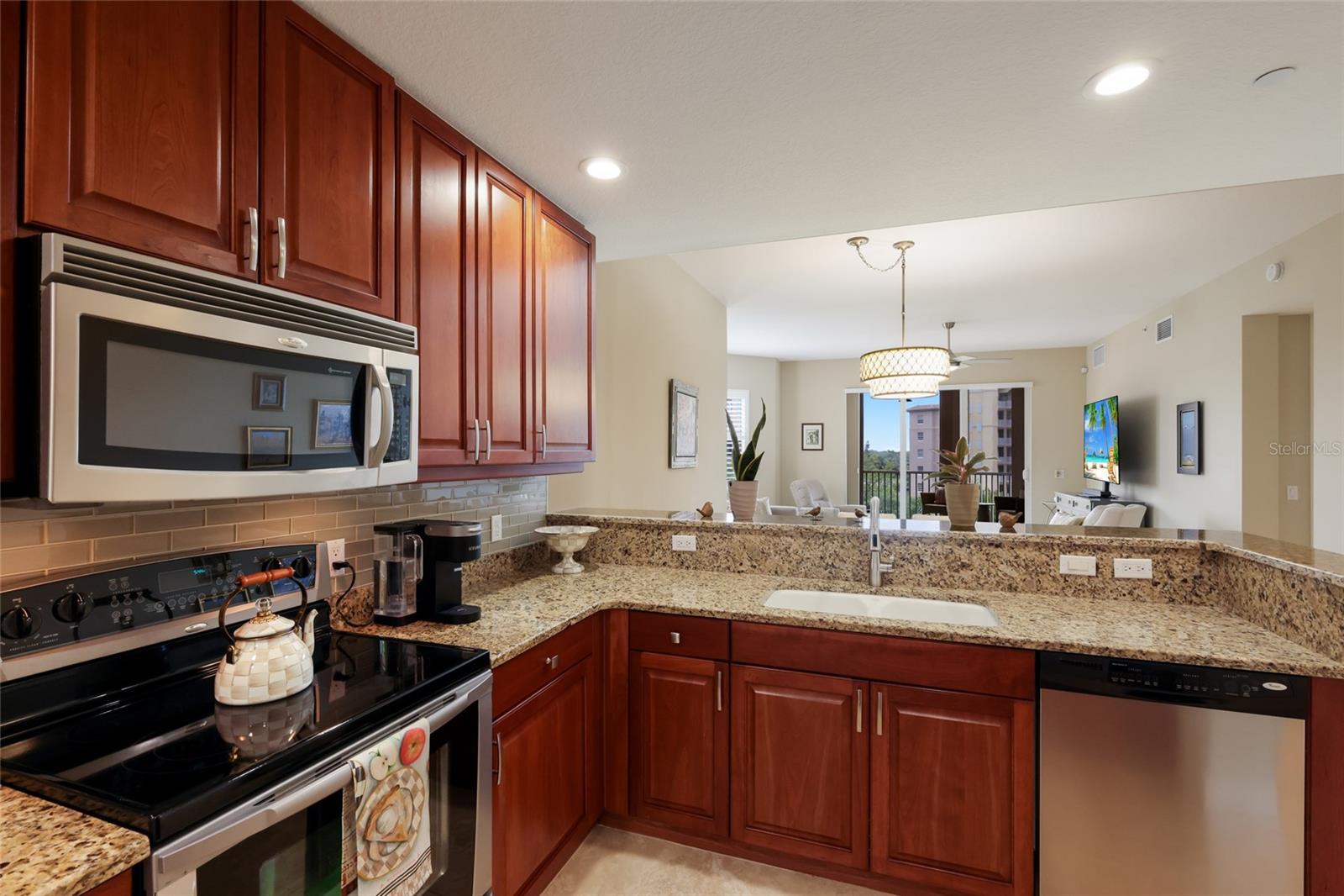 Image 13 of 52 For 5591 Cannes Circle 502