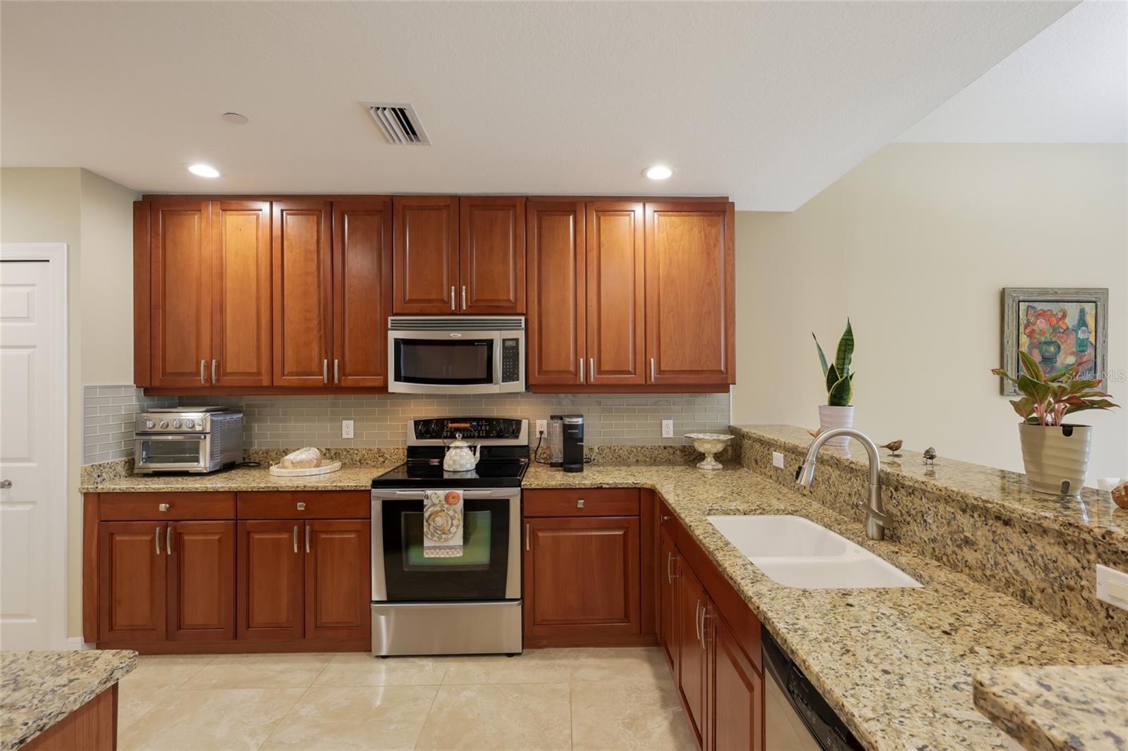 Image 14 of 52 For 5591 Cannes Circle 502