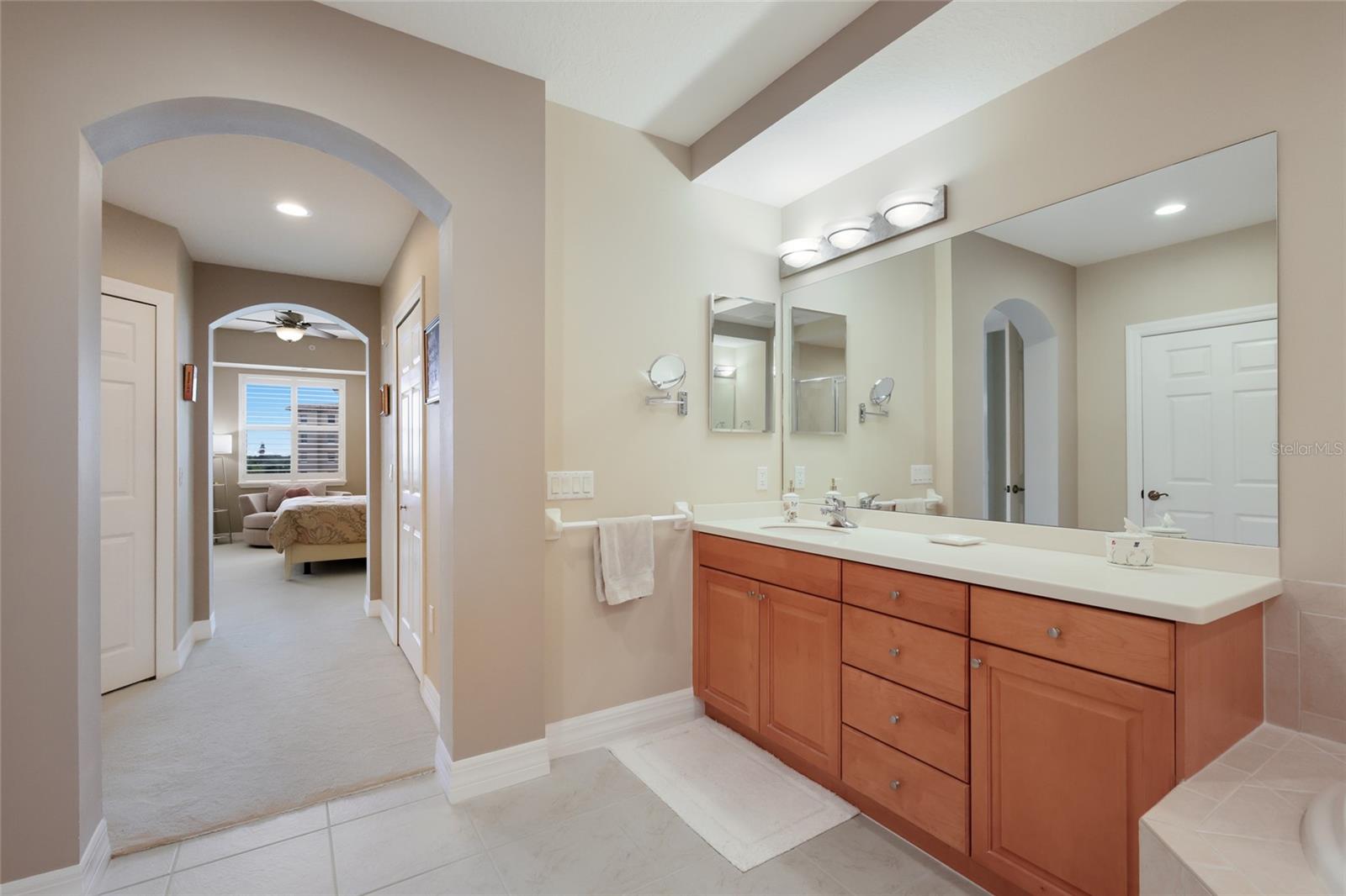 Image 24 of 52 For 5591 Cannes Circle 502