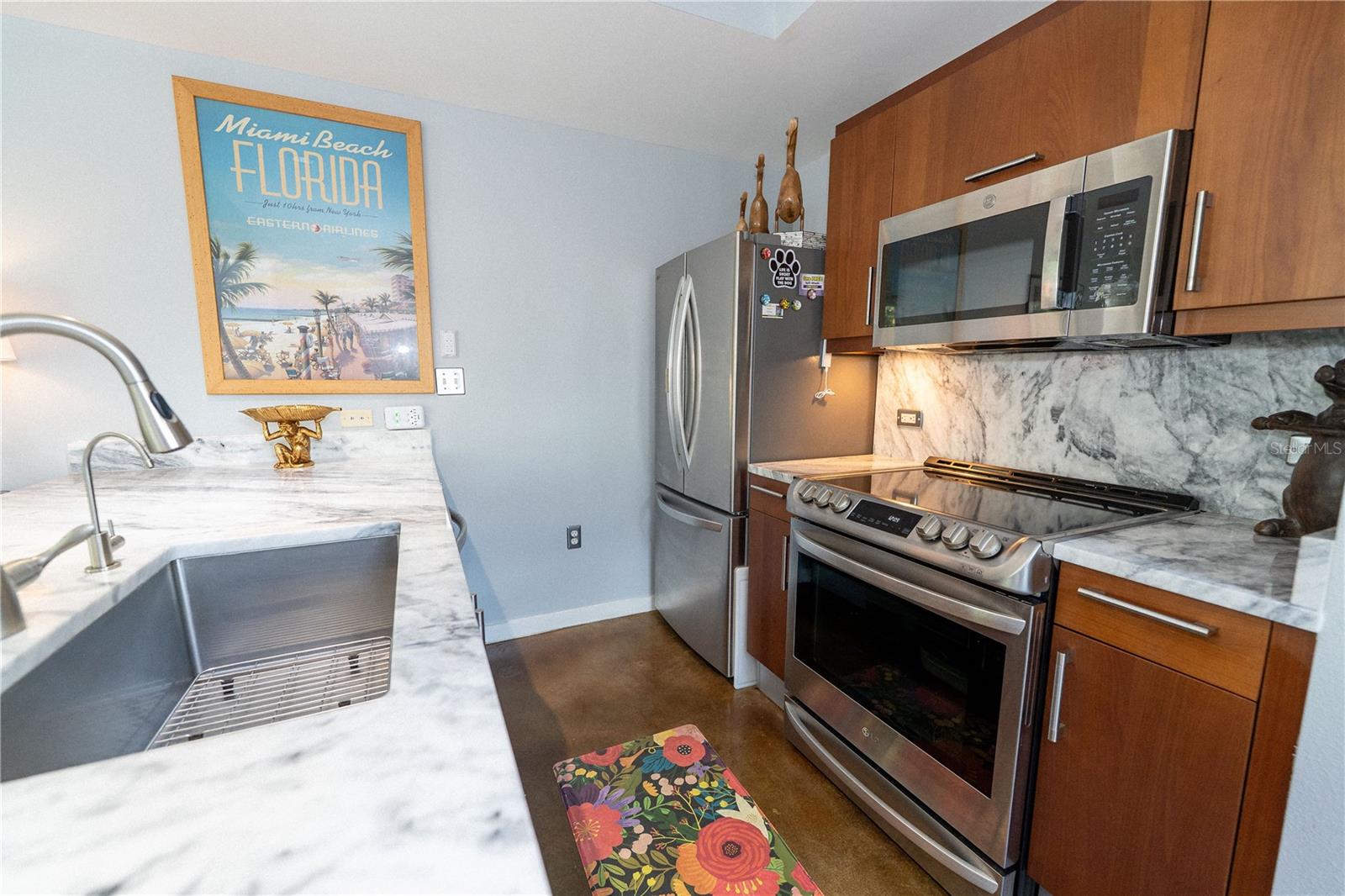 Image 13 of 30 For 1350 Main Street 200